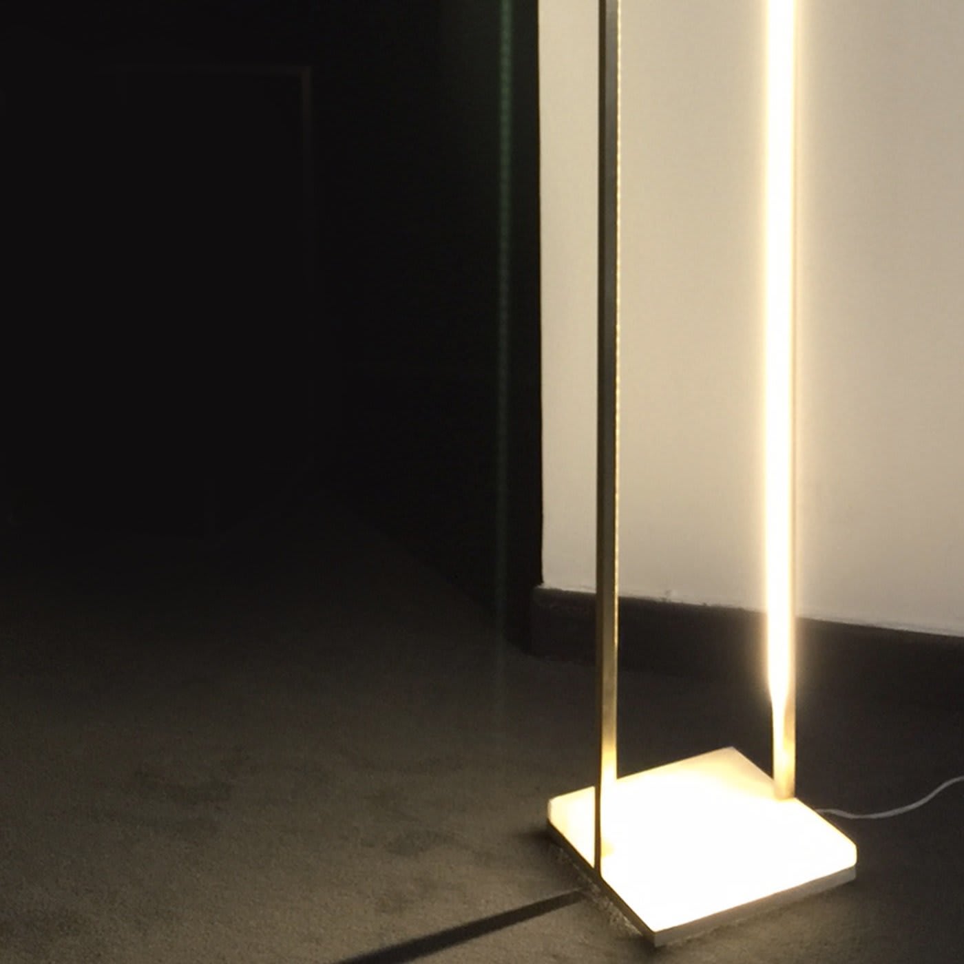 Floorframe Floor Lamp in Carrara Marble and Brass - Vittorio Bifulco Troubetzkoy