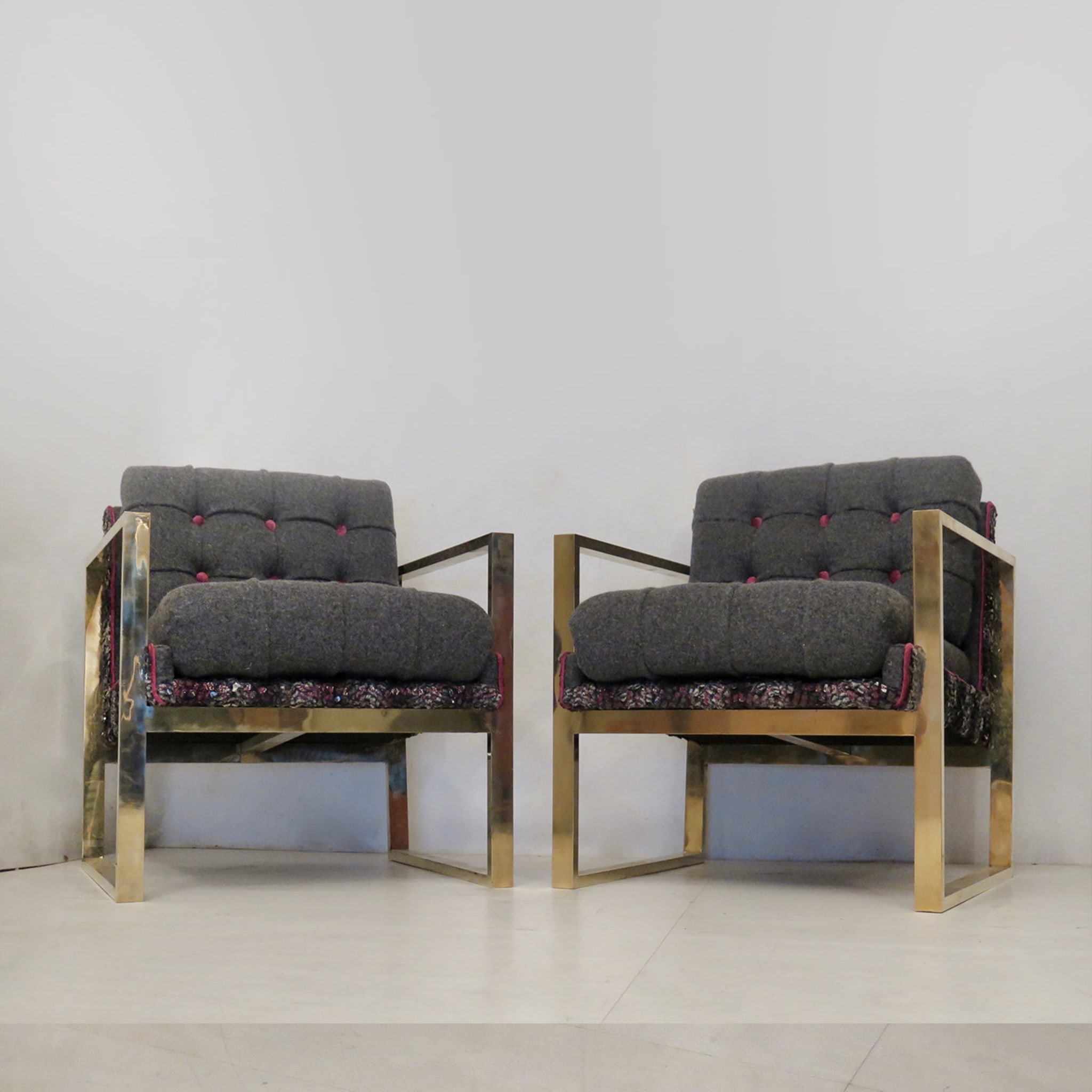 Set of Two Armchairs in Brass - Alternative view 4
