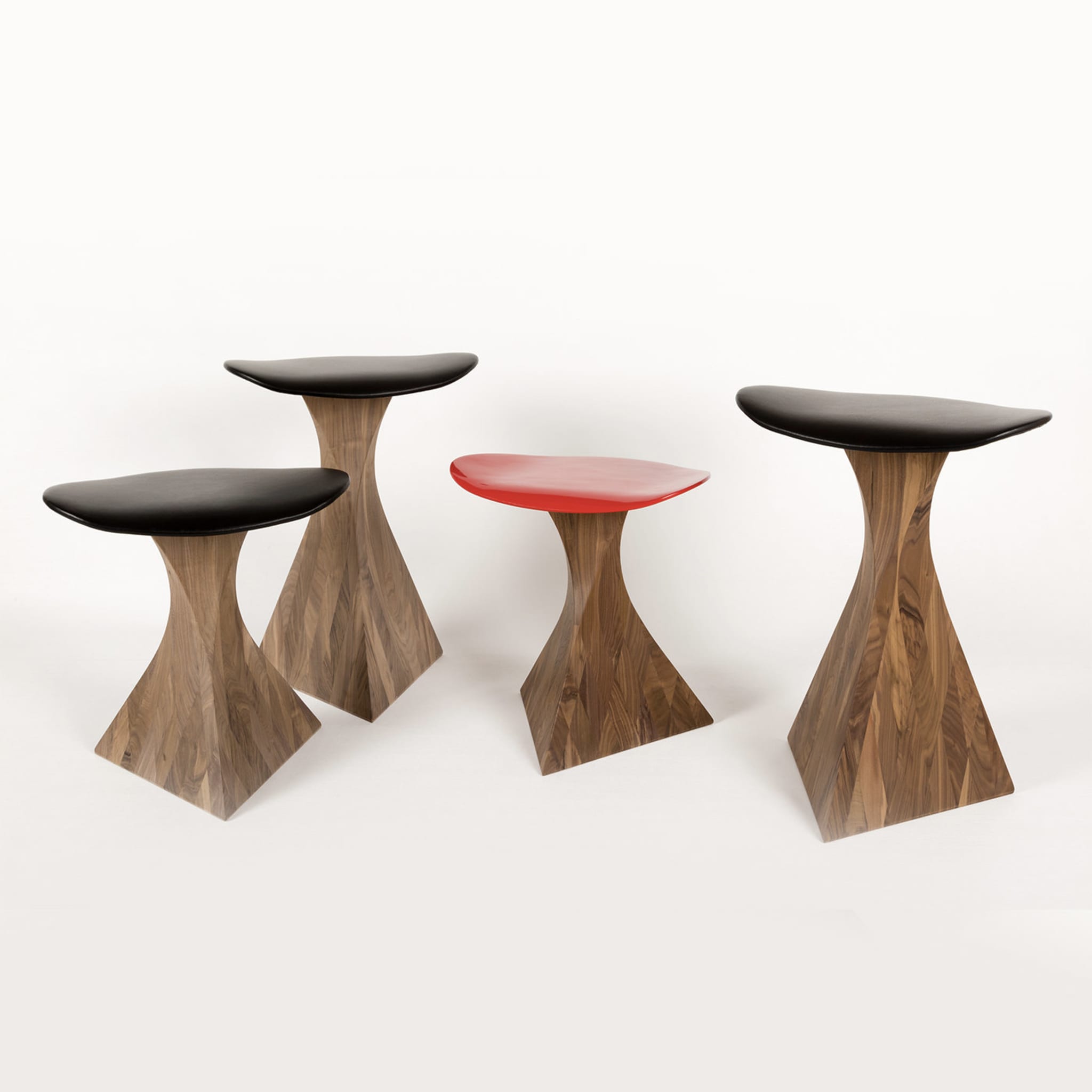 Audrey Red Stool by Mauro Dell'Orco - Alternative view 2