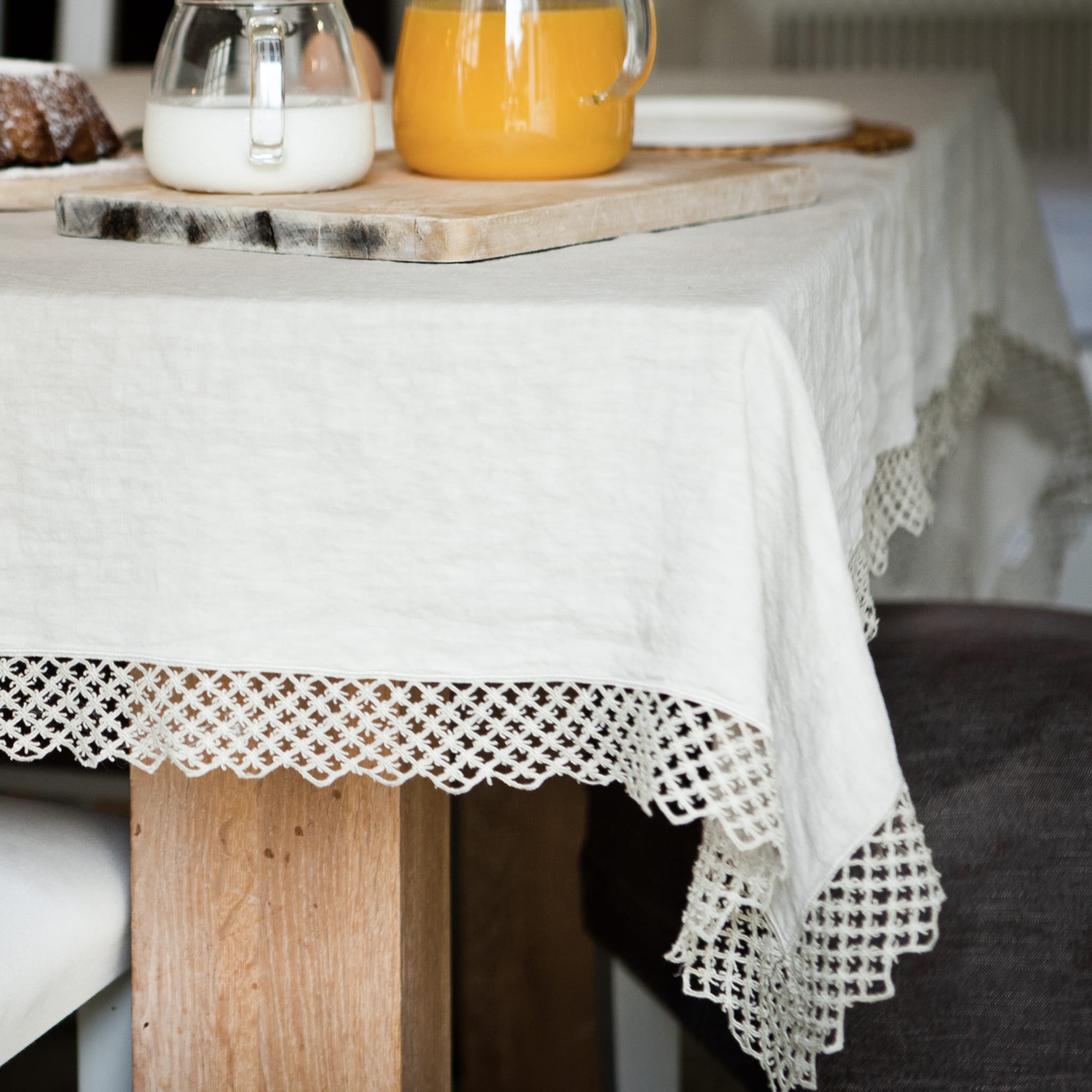 Linen Set of Tablecloth and Napkins with Macramè - Alternative view 2
