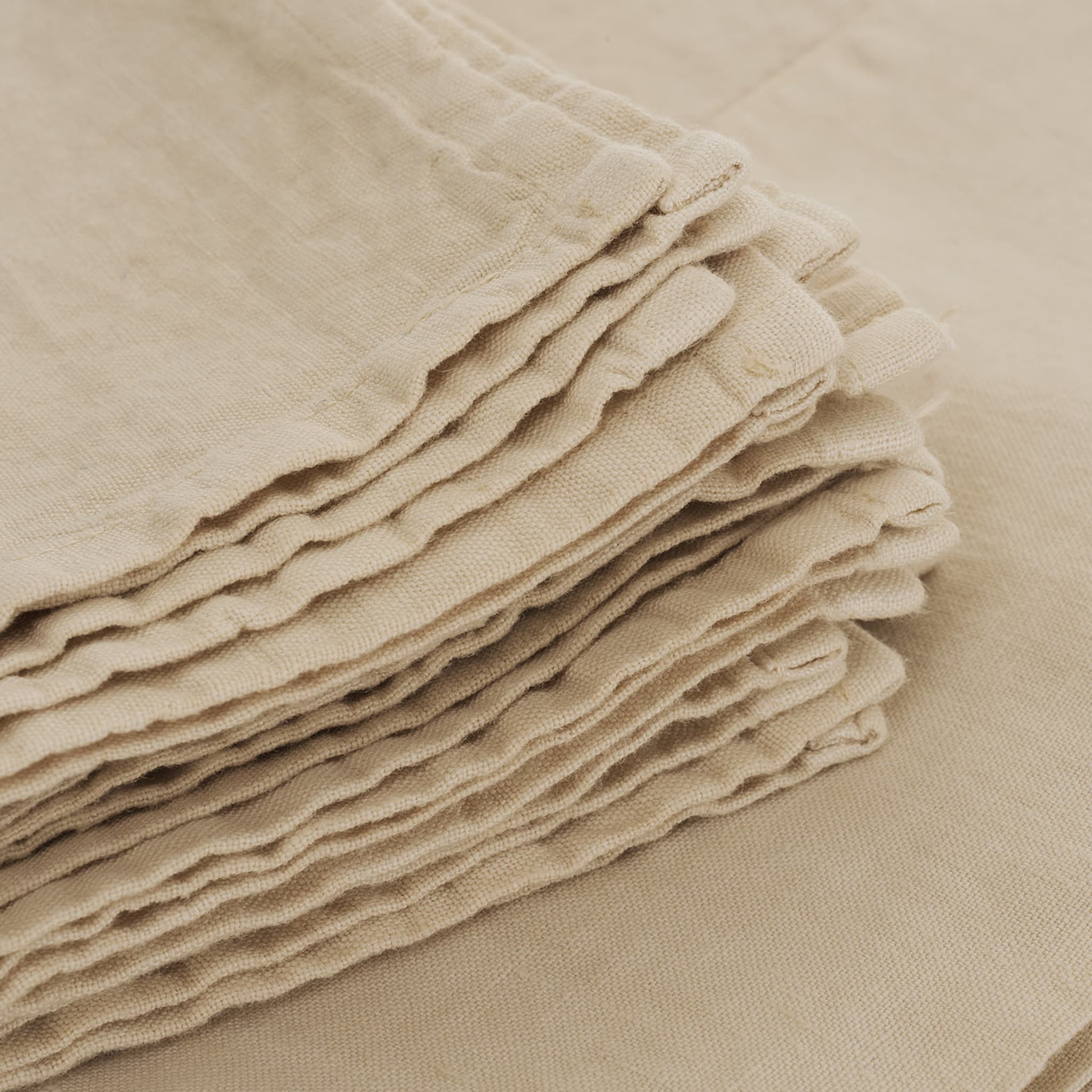 Linen Set of Tablecloth and Napkins - Alternative view 2