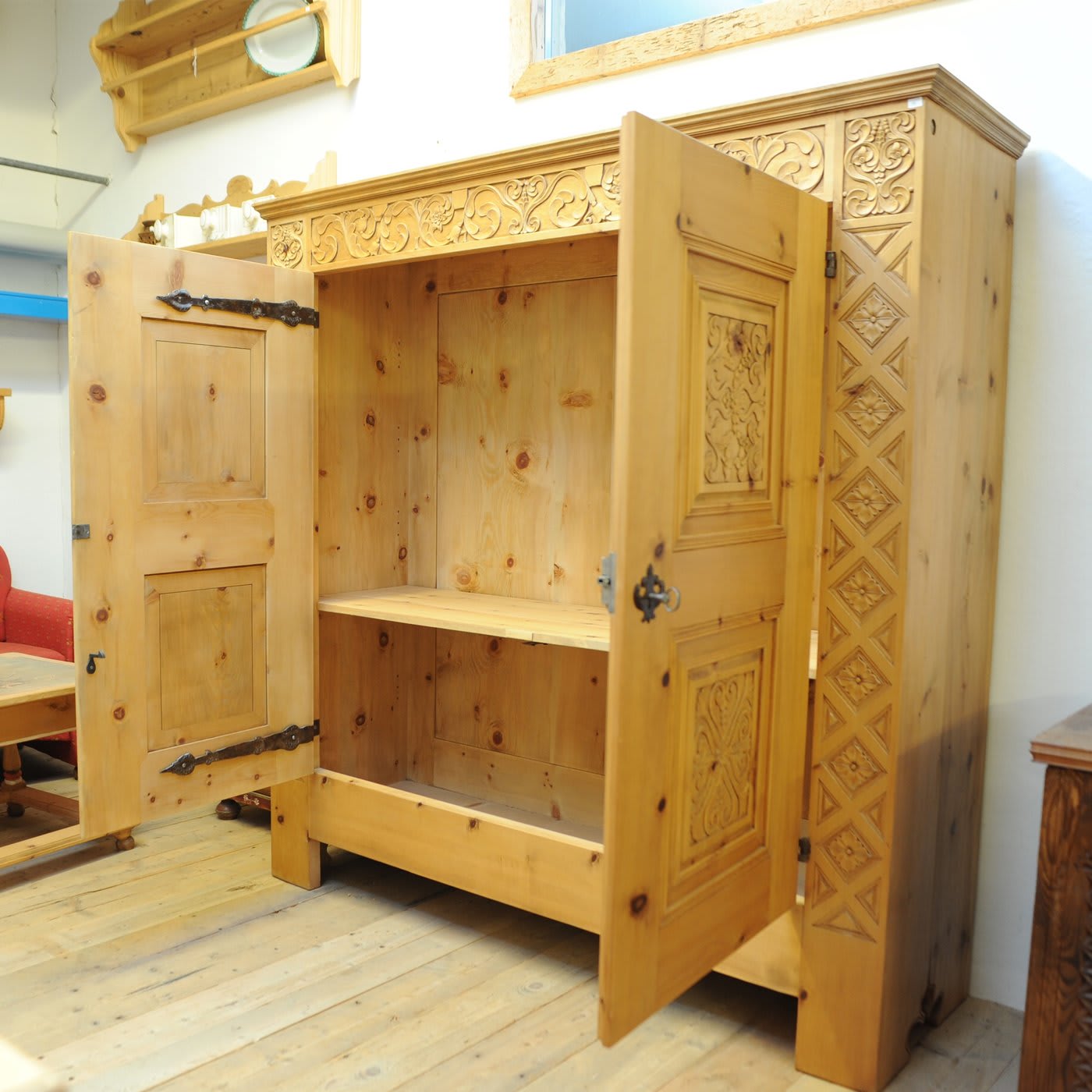 Hand-Carved 2-Door Cabinet - Falegnameria Helmut Santifaller