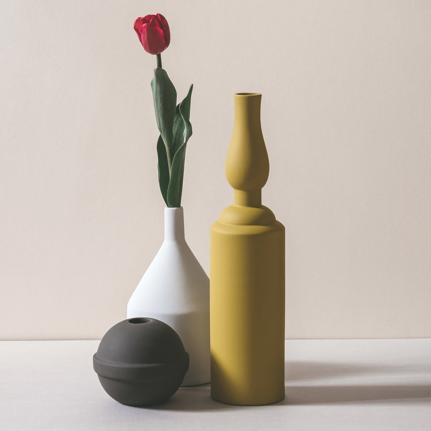 Natura Morta 3-Vase Set #2 - Le Morandine by Sonia Pedrazzini