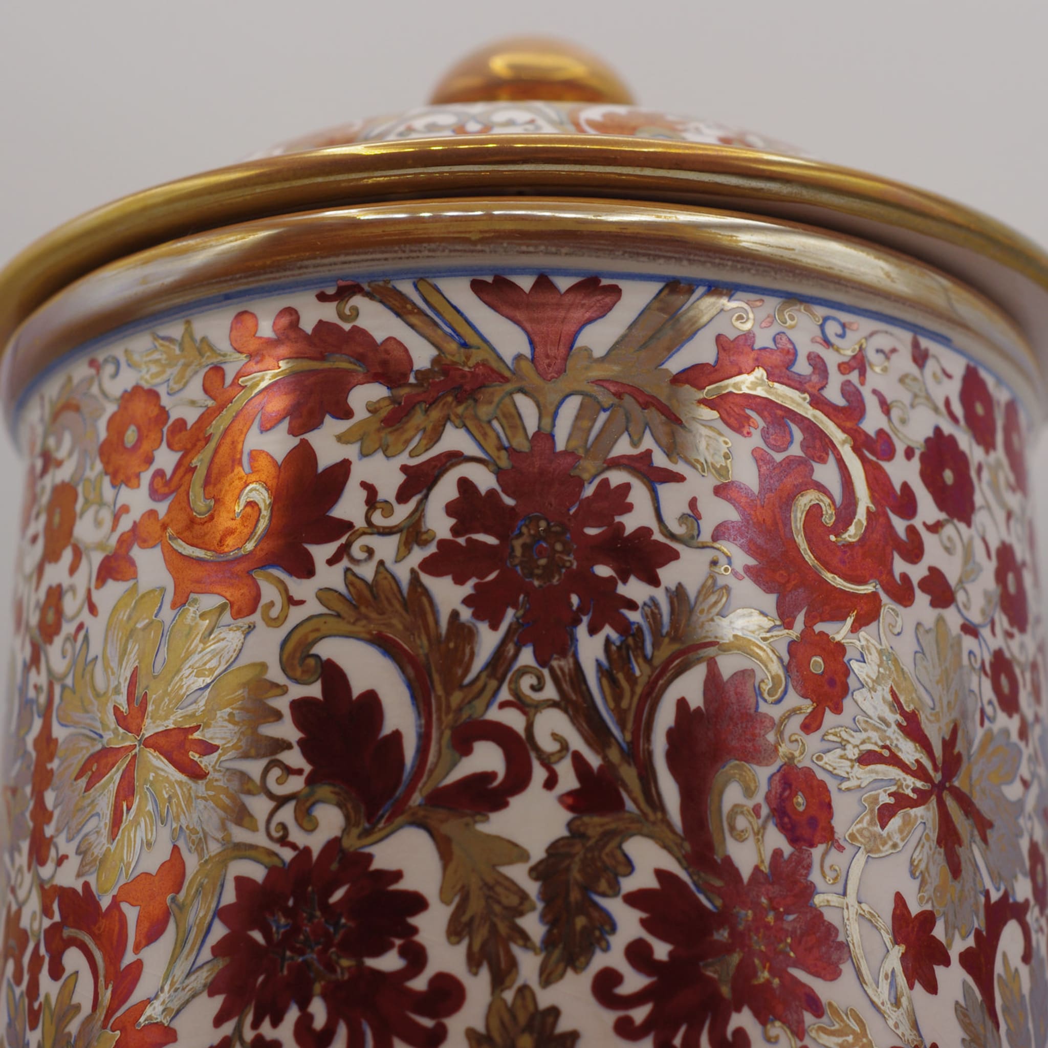 Albarello Jar with Floral Decoration - Alternative view 1