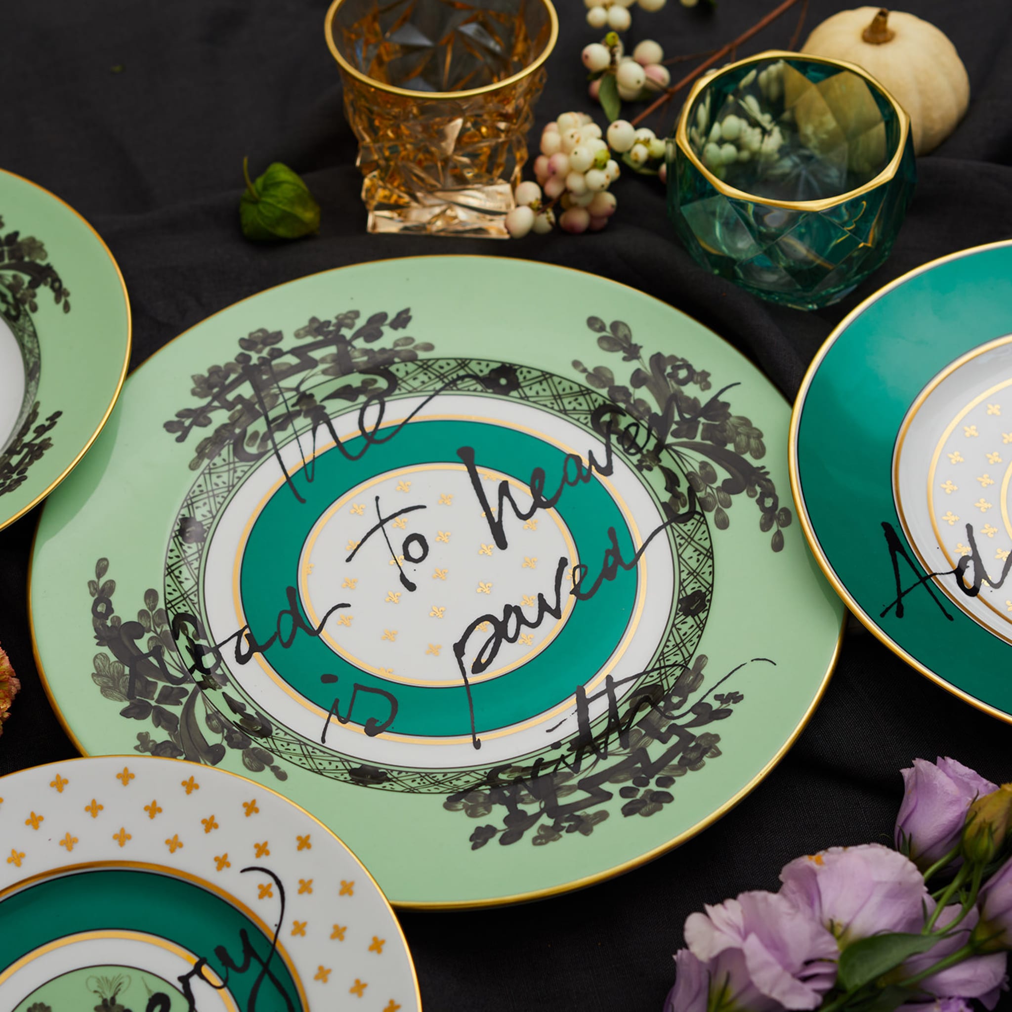 Set of 3 Plates The Road to Heaven Is Paved with Excess in Green - Alternative view 4