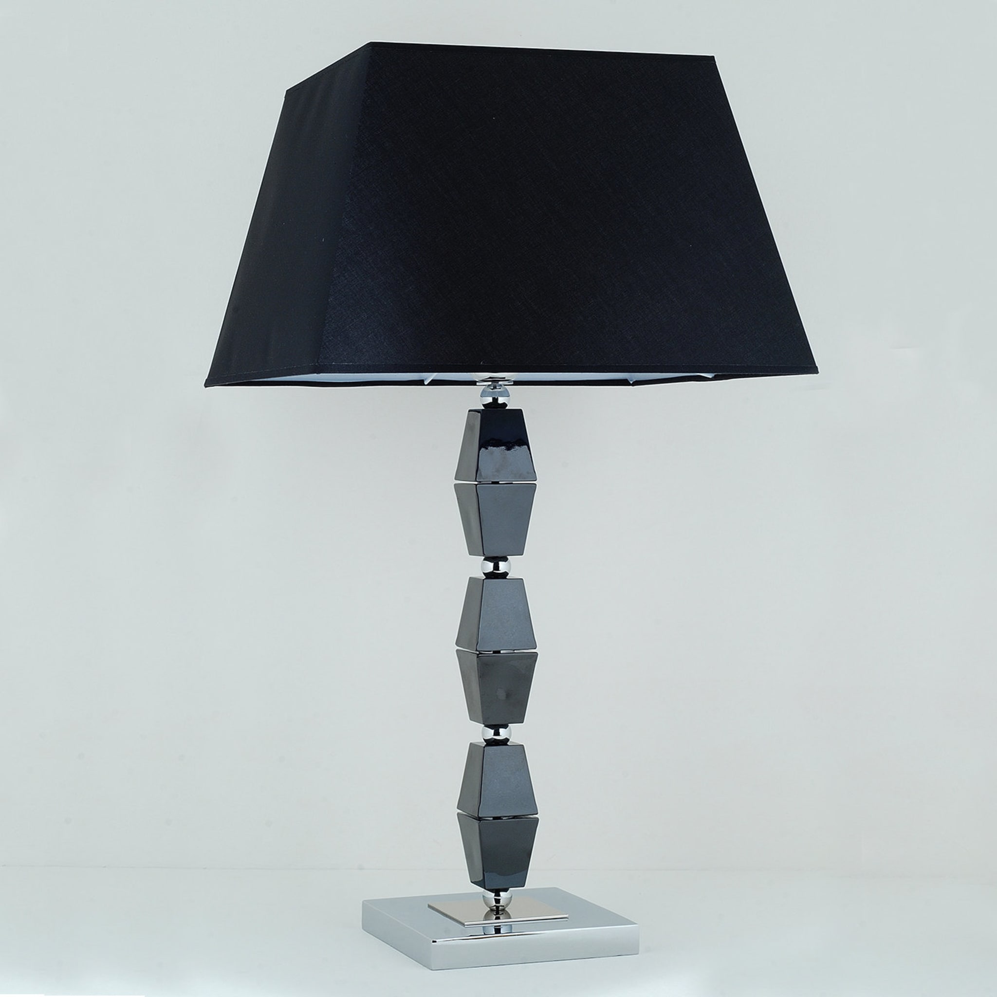 Doris Table Lamp - Alternative view 2