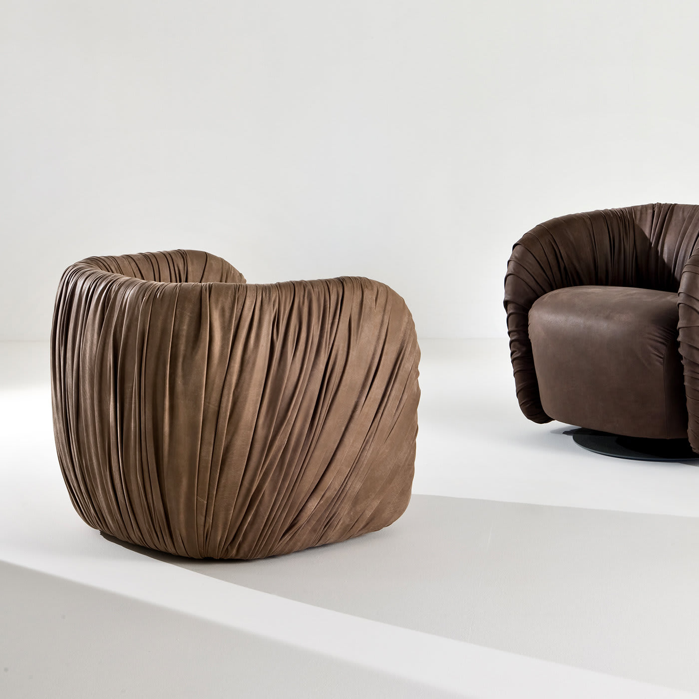Drapé Lounge Chair by Bartoli Design - Laura Meroni
