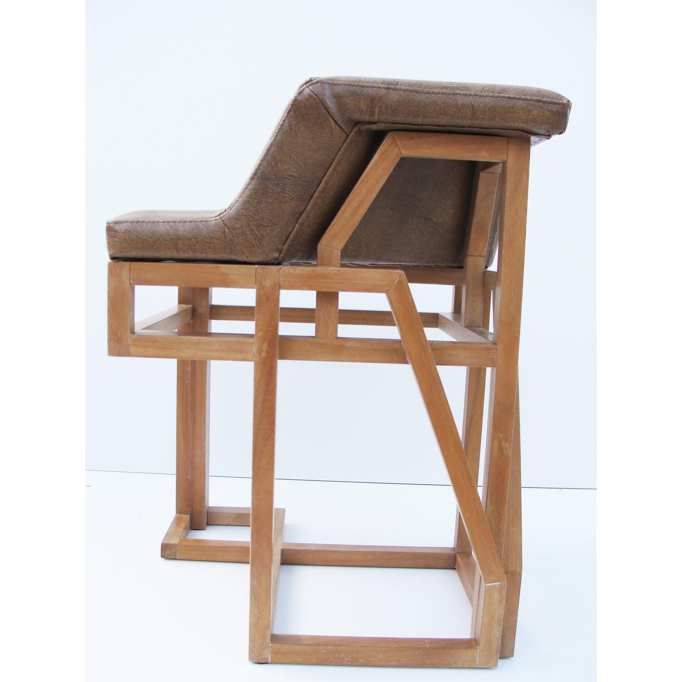 Mollis Brown stool - M.A.V. Style
