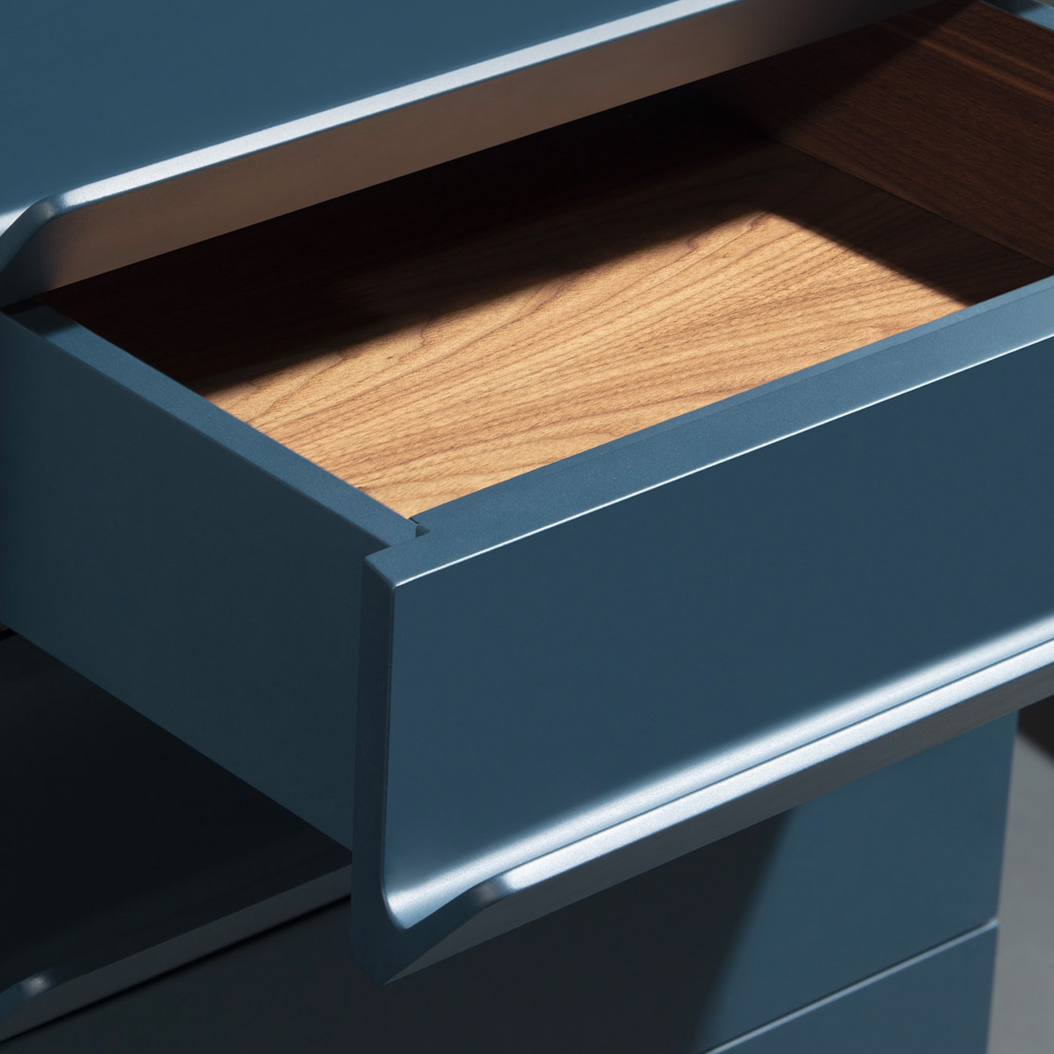 Overlooking Chest of 2 Drawers by Lorenzo Damiani - Alternative view 1