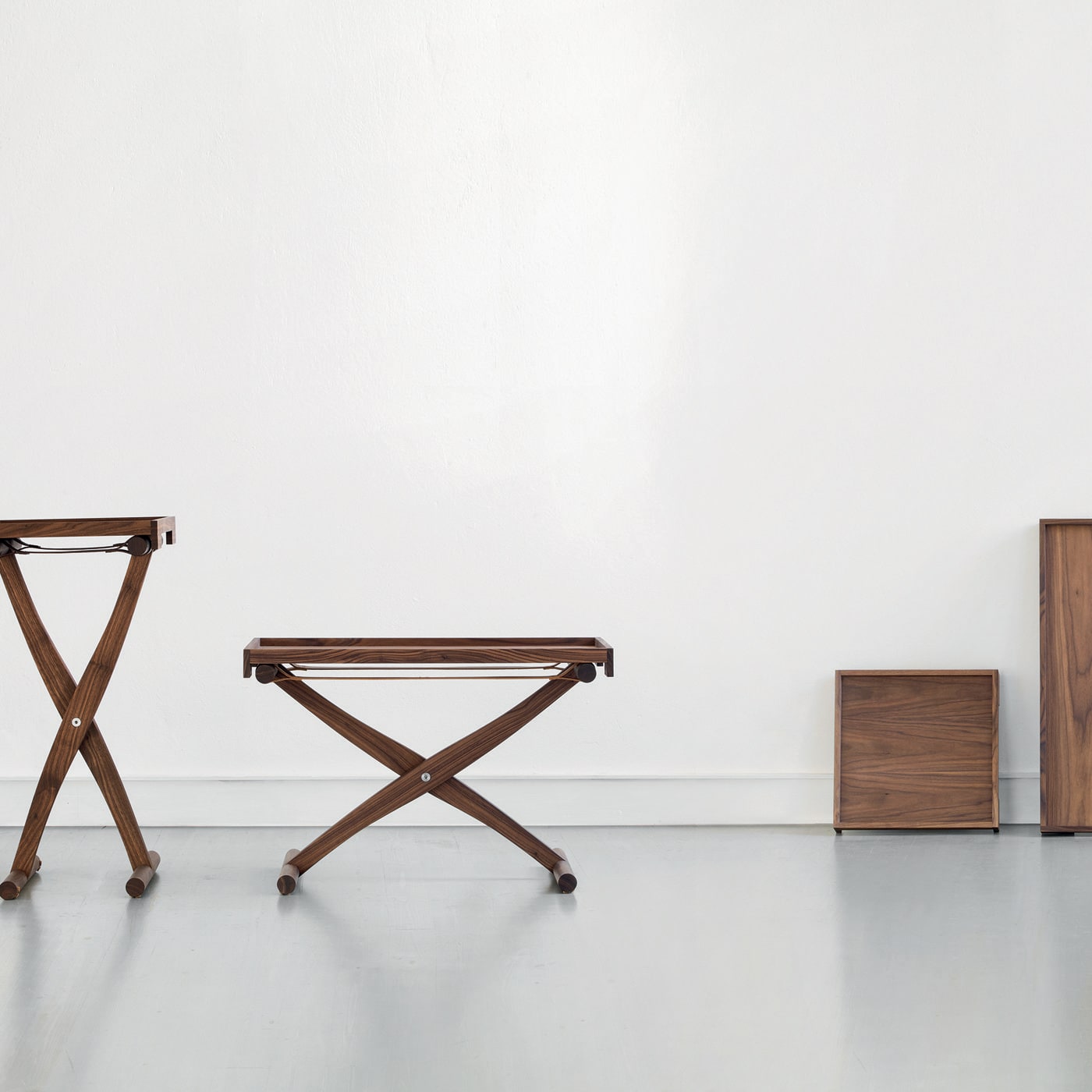 Brandino Low Tray Table by Enrico Tonucci - Manifestodesign
