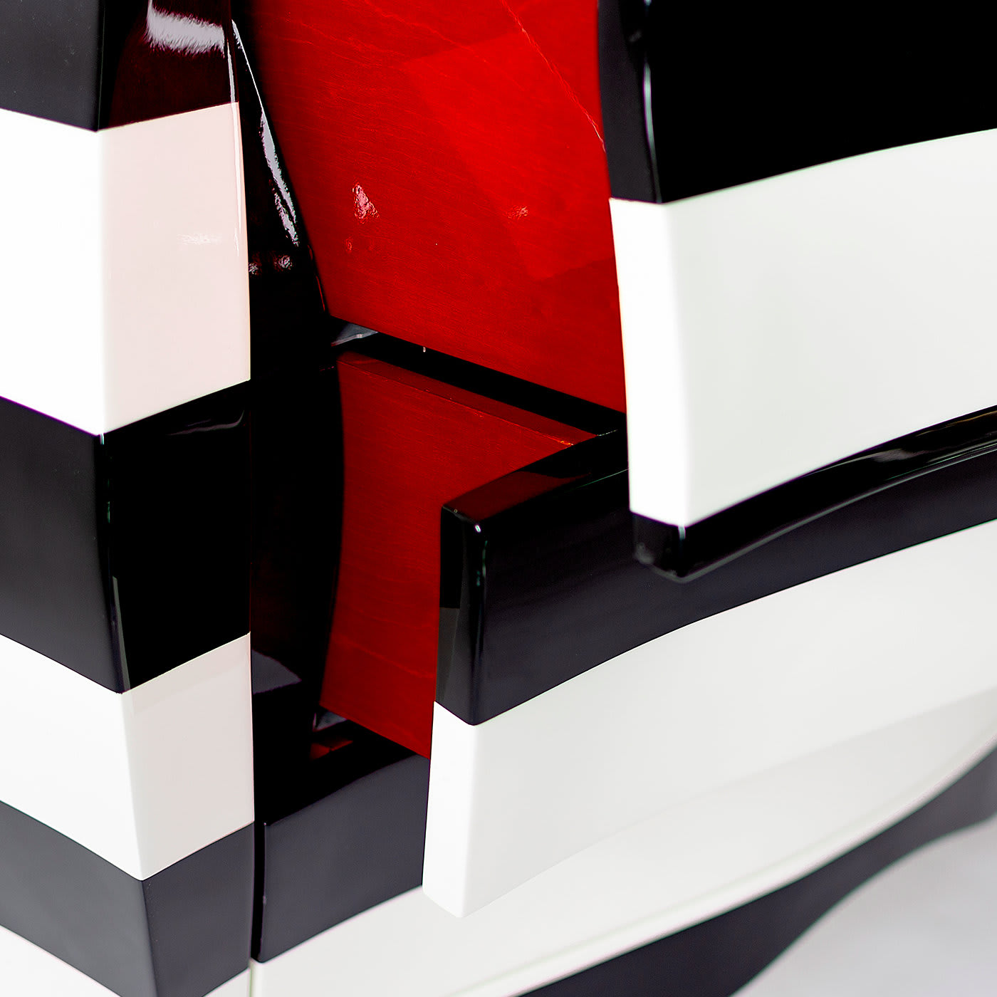 Zebra Chest of Drawers by Carlo Rampazzi - Extroverso