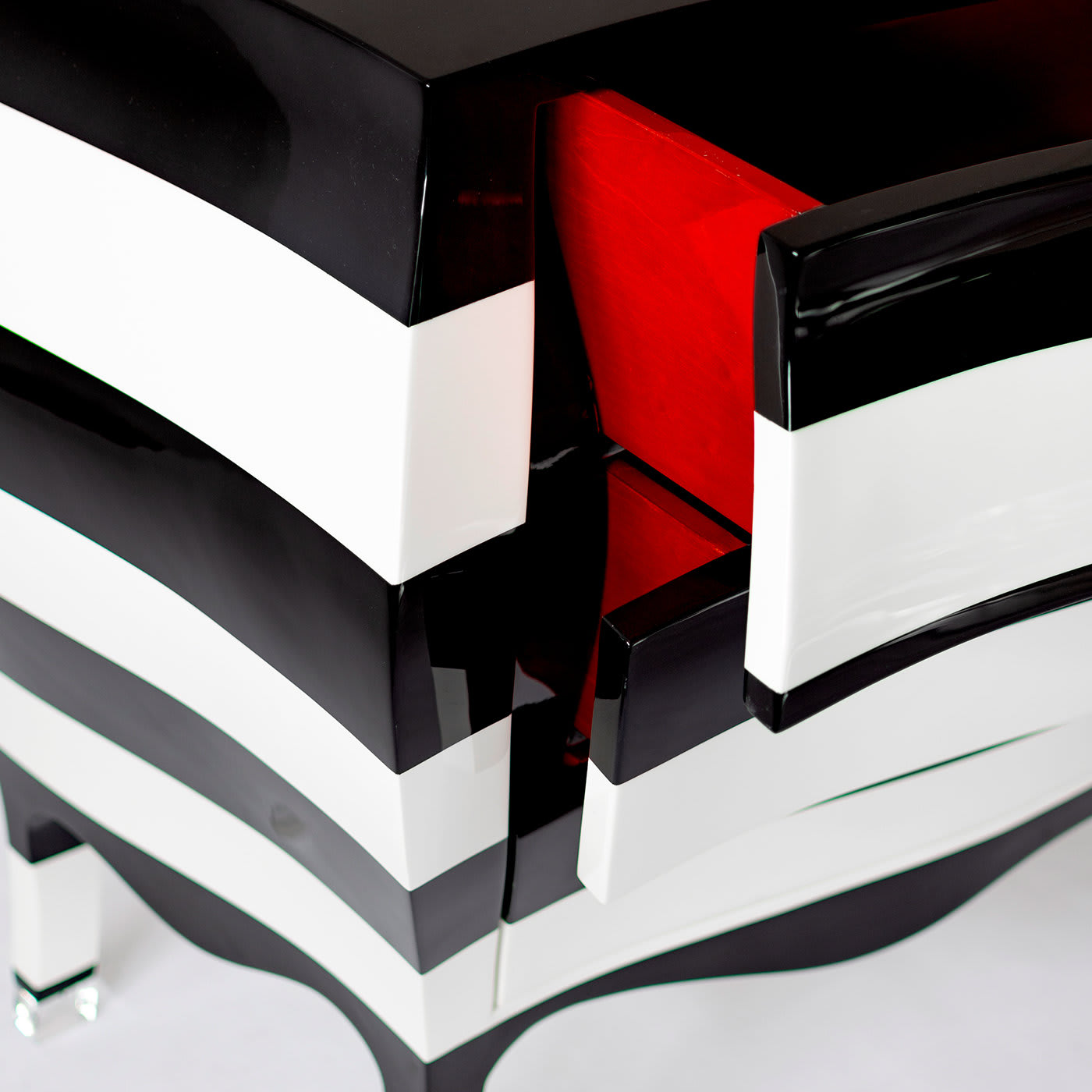 Zebra Chest of Drawers by Carlo Rampazzi - Extroverso