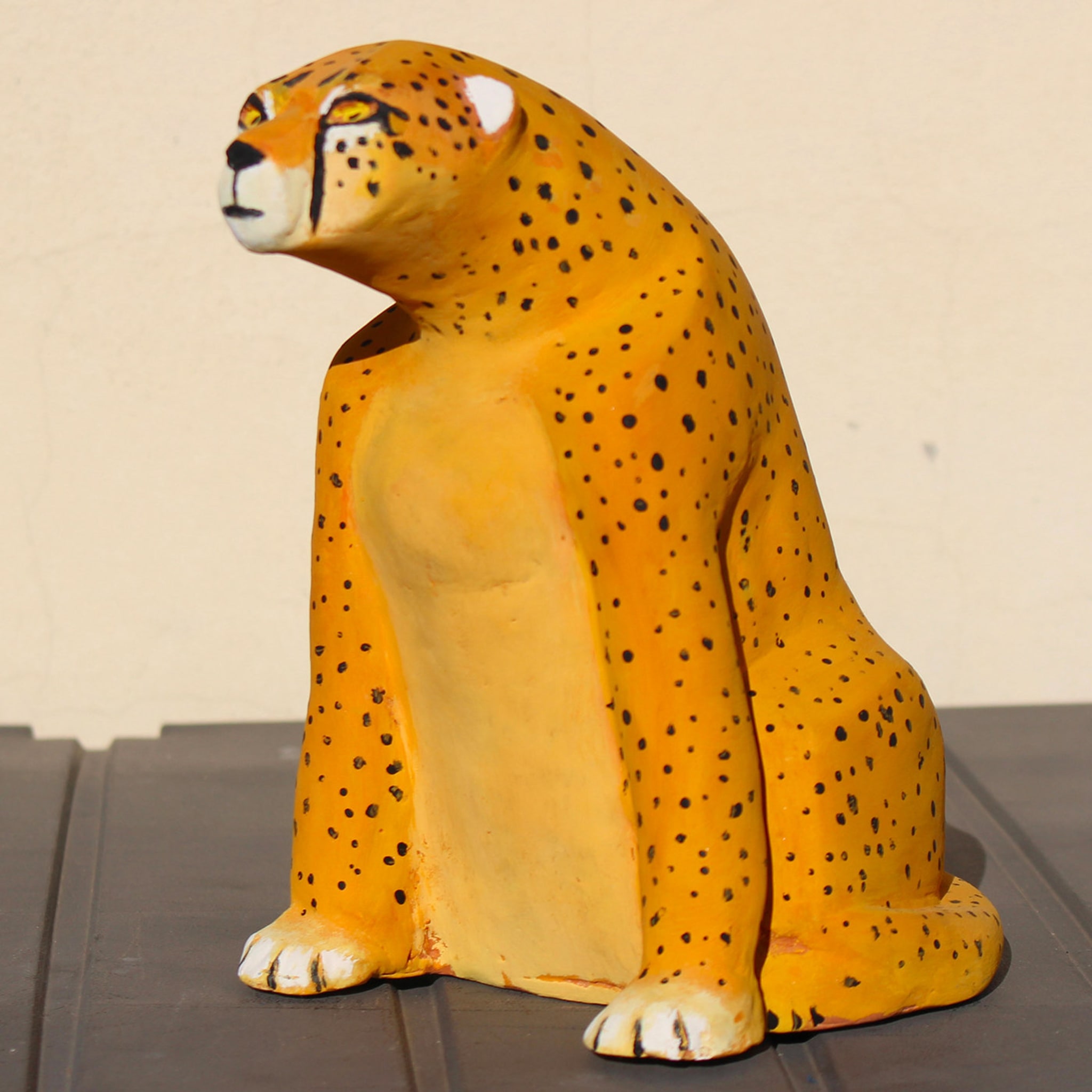 Cheeta-Skulptur - Alternative Ansicht 1