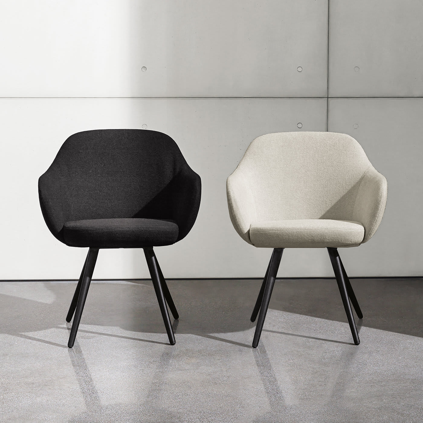 Cadira Cone-Shaped Black Chair with Armrests - Società Vetraria Trevigiana