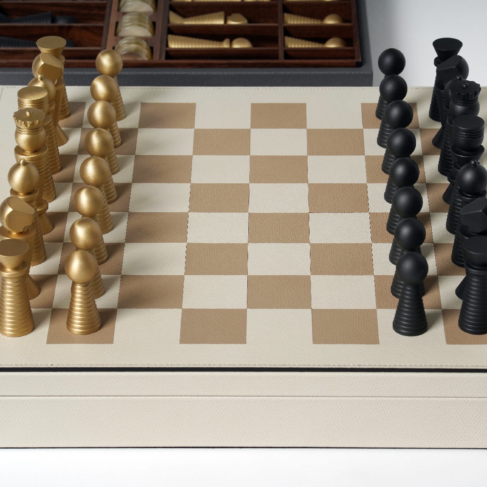 White Leather Chessboard - Alternative view 2