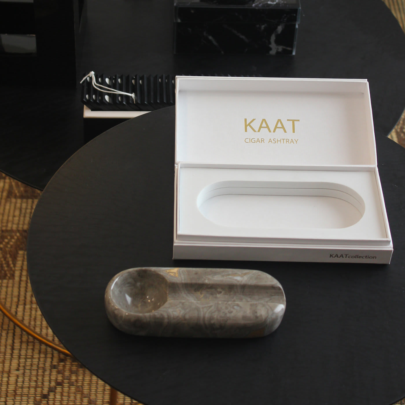 Billiemi Cigar Ashtray with Box - Kaat by Michele Cucchiara and Philippos Zannettos