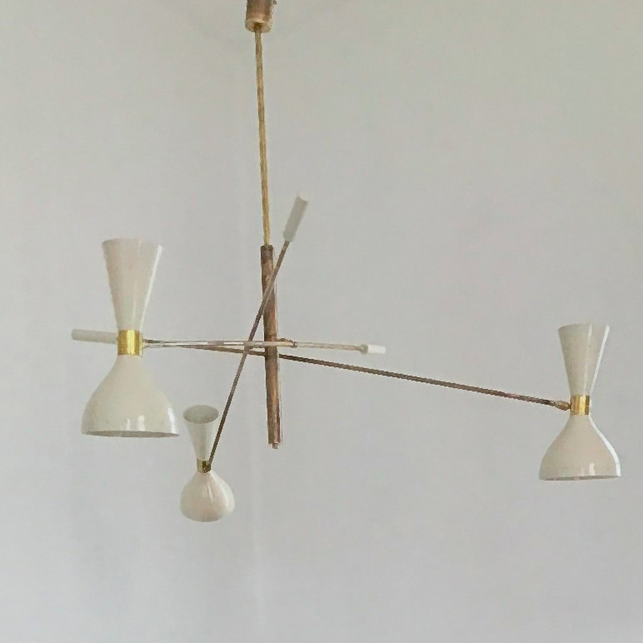 Contrappeso Adjustable 3-Arm Brass Ivory Chandelier - Alternative view 1
