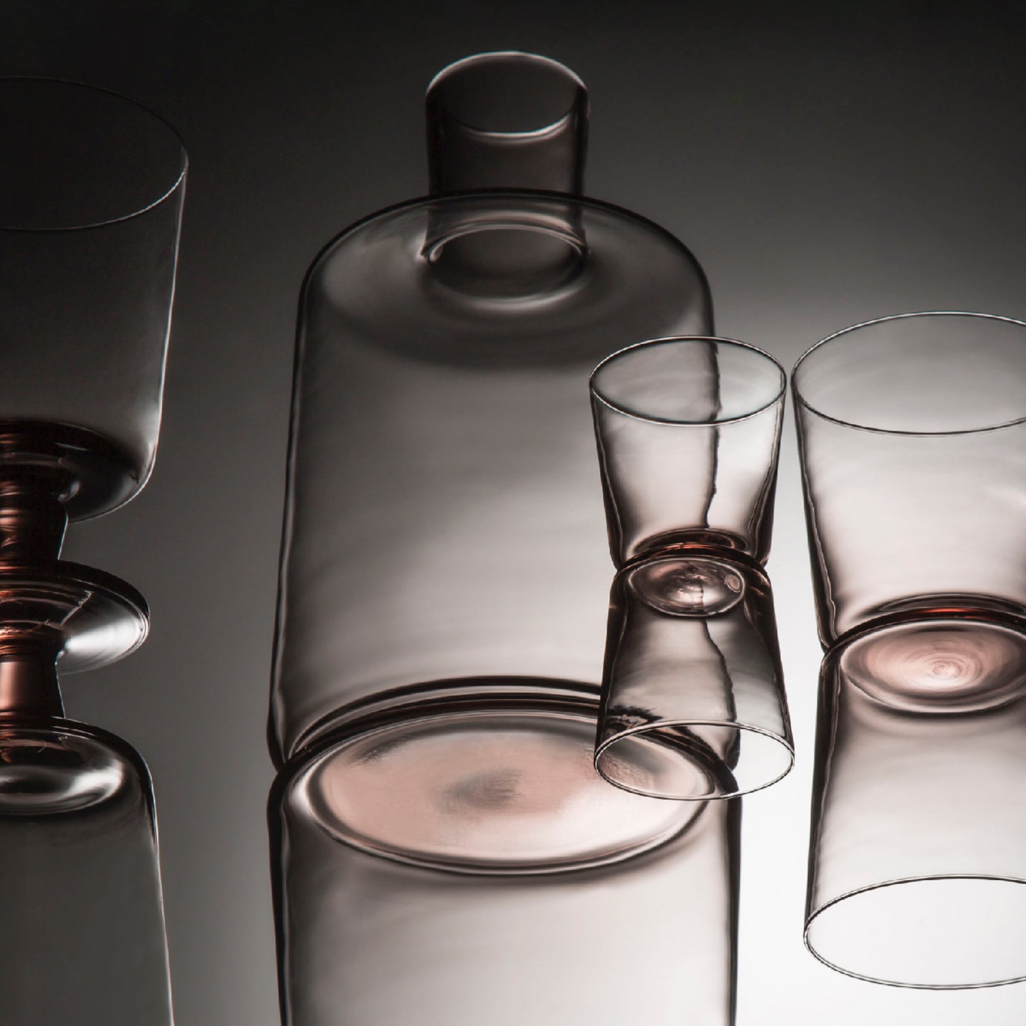 Set of 6 Plissé Rose Quartz Stem Glasses - Alternative view 1