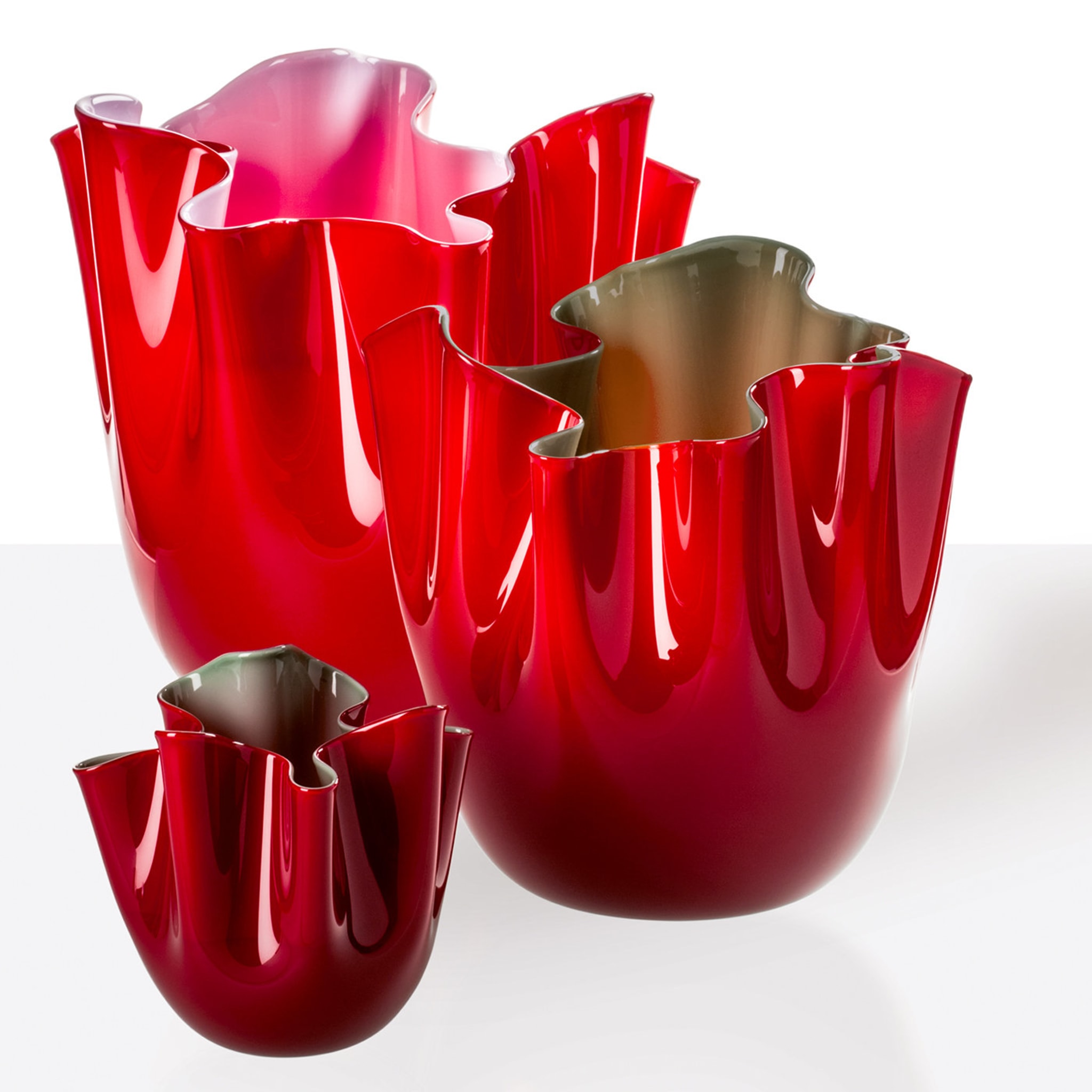 Fazzoletto Opalini Red Vase by Fulvio Bianconi # 1 - Alternative view 1