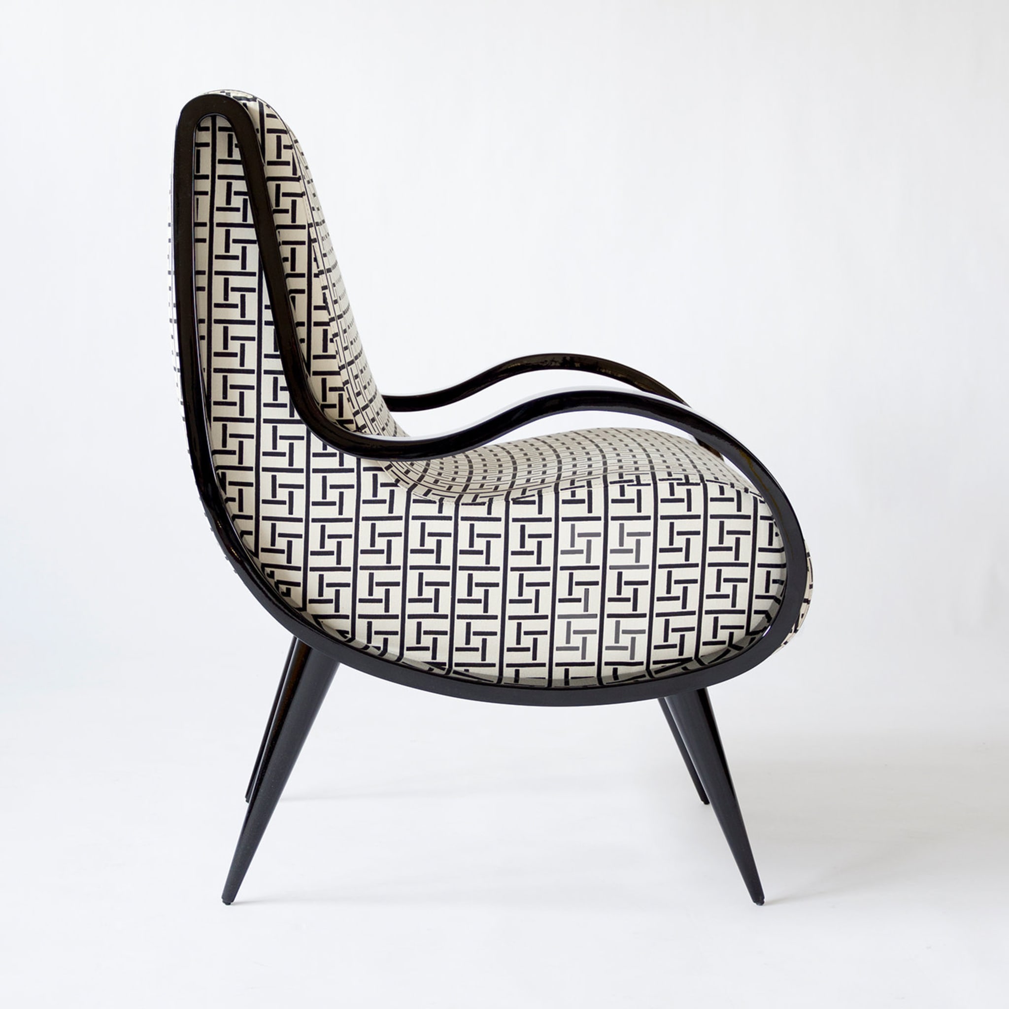 Eclipse armchair in black and white fabric - Alternative view 1