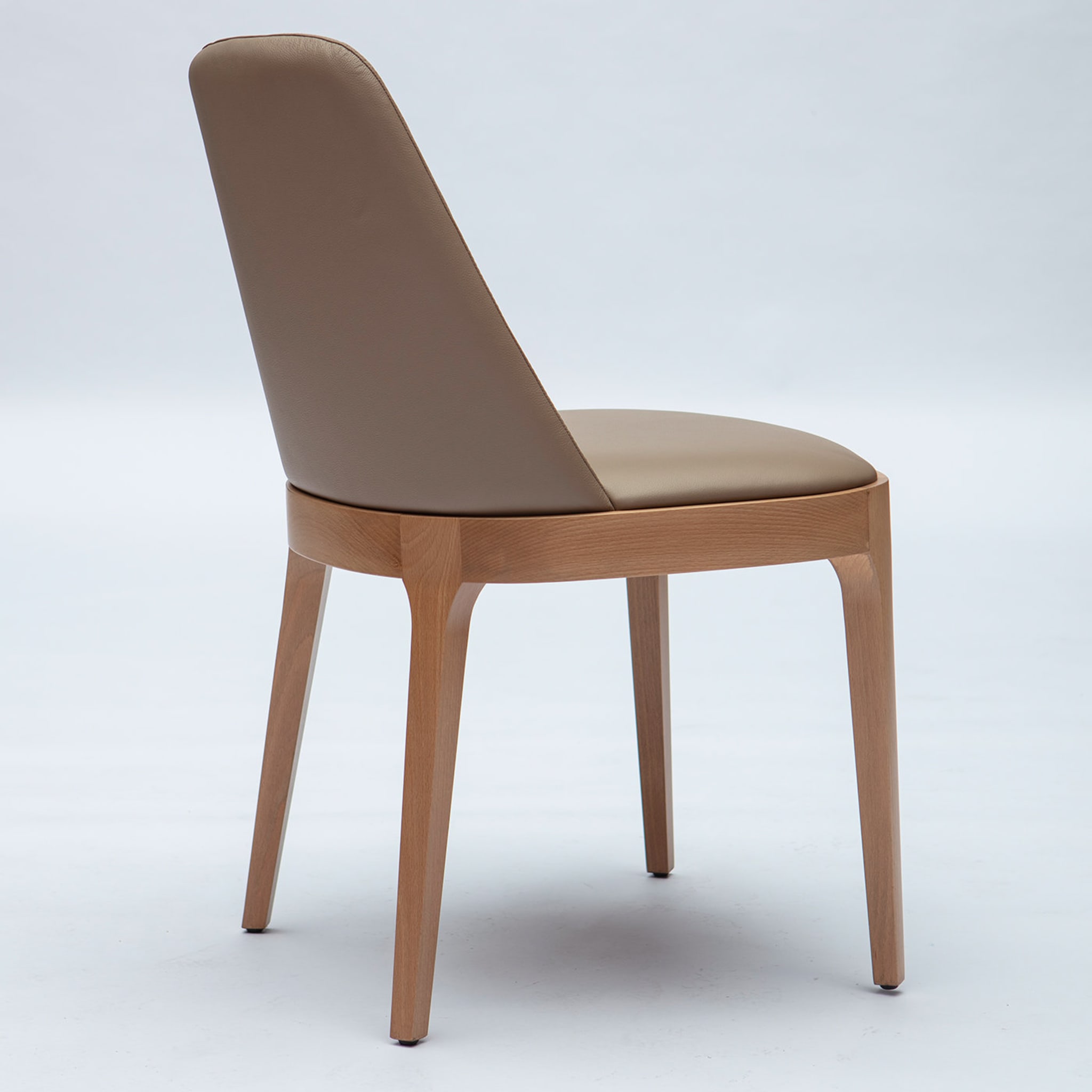 Club 24 leather dining chair - Alternative view 1
