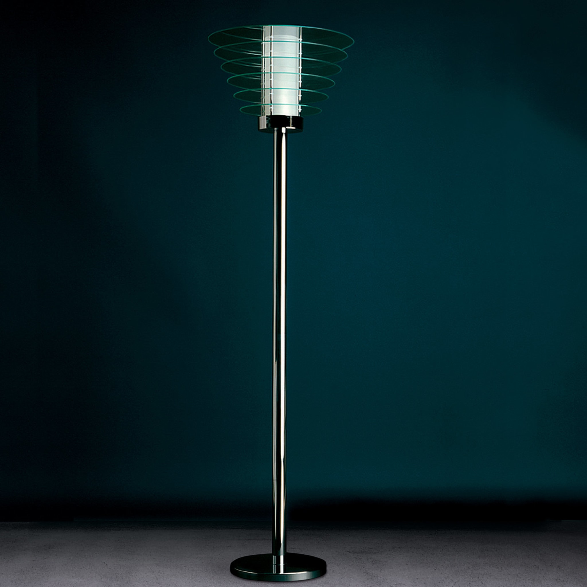 24 Floor Lamp by Gio Ponti - Alternative view 1