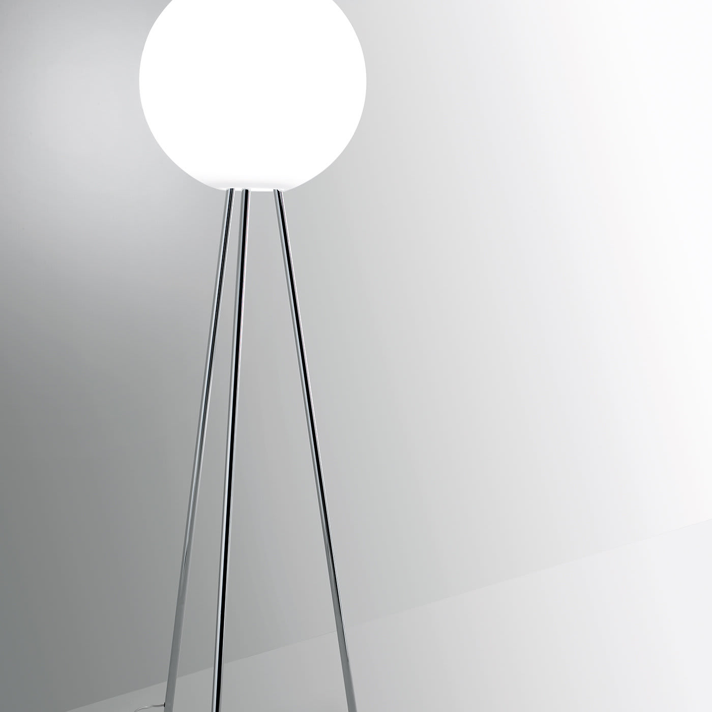 Prima Signora Floor Lamp by Daniela Puppa - FontanaArte