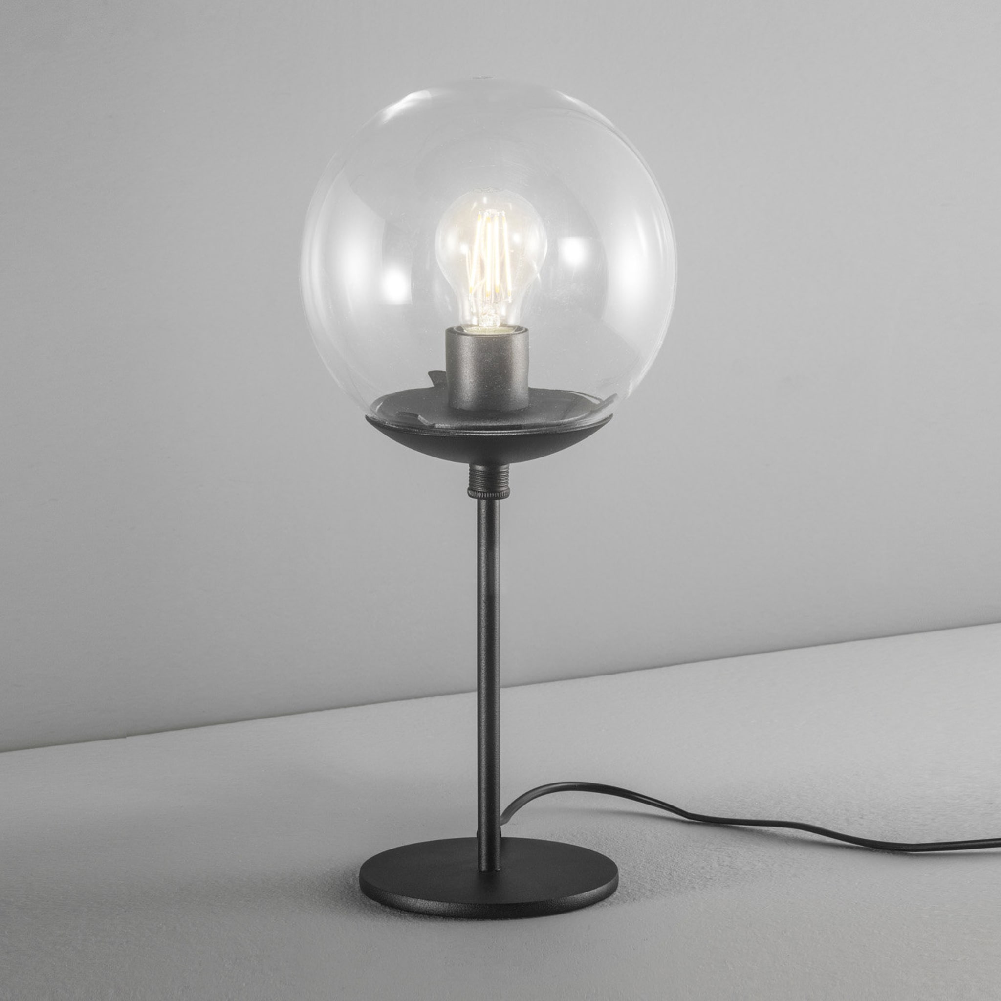 Global Ø 20 Table Lamp - Alternative view 1