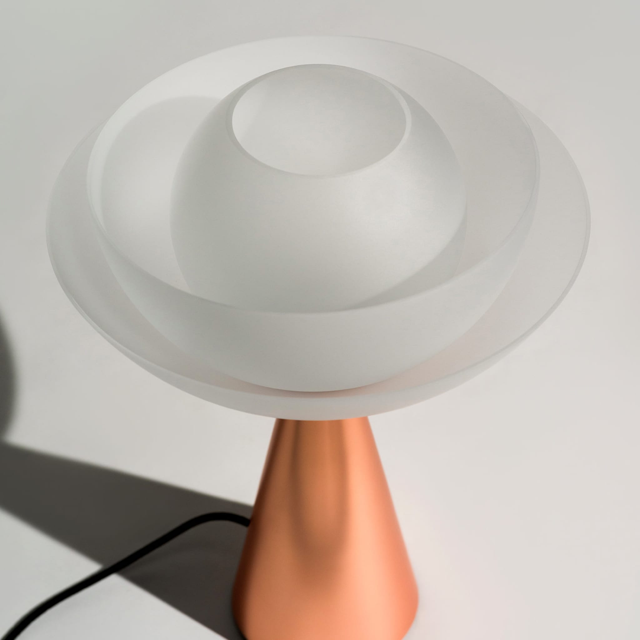 Lotus Metal Table Lamp - Alternative view 1