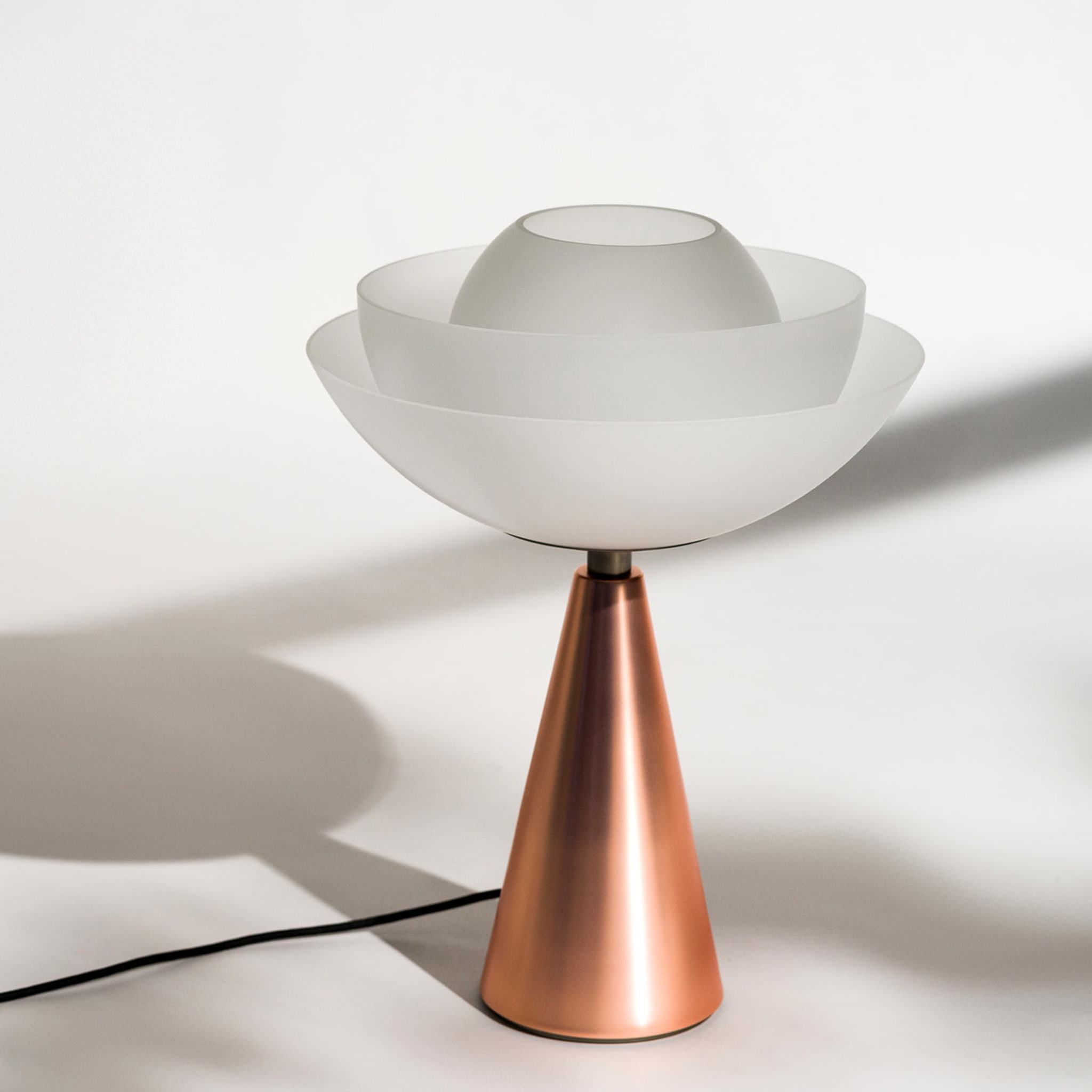 Lotus Metal Table Lamp - Alternative view 3
