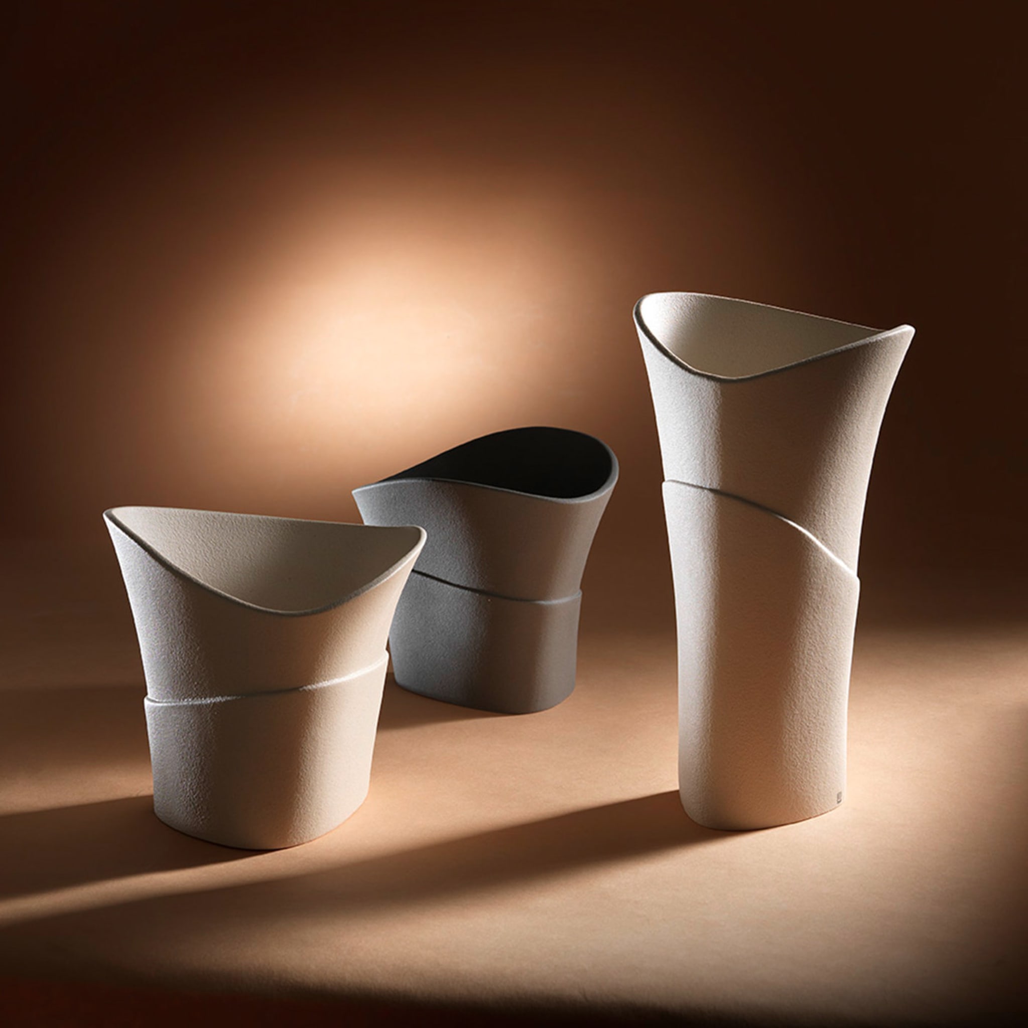 Beige Vase by Tiziano Panigas - Alternative view 1