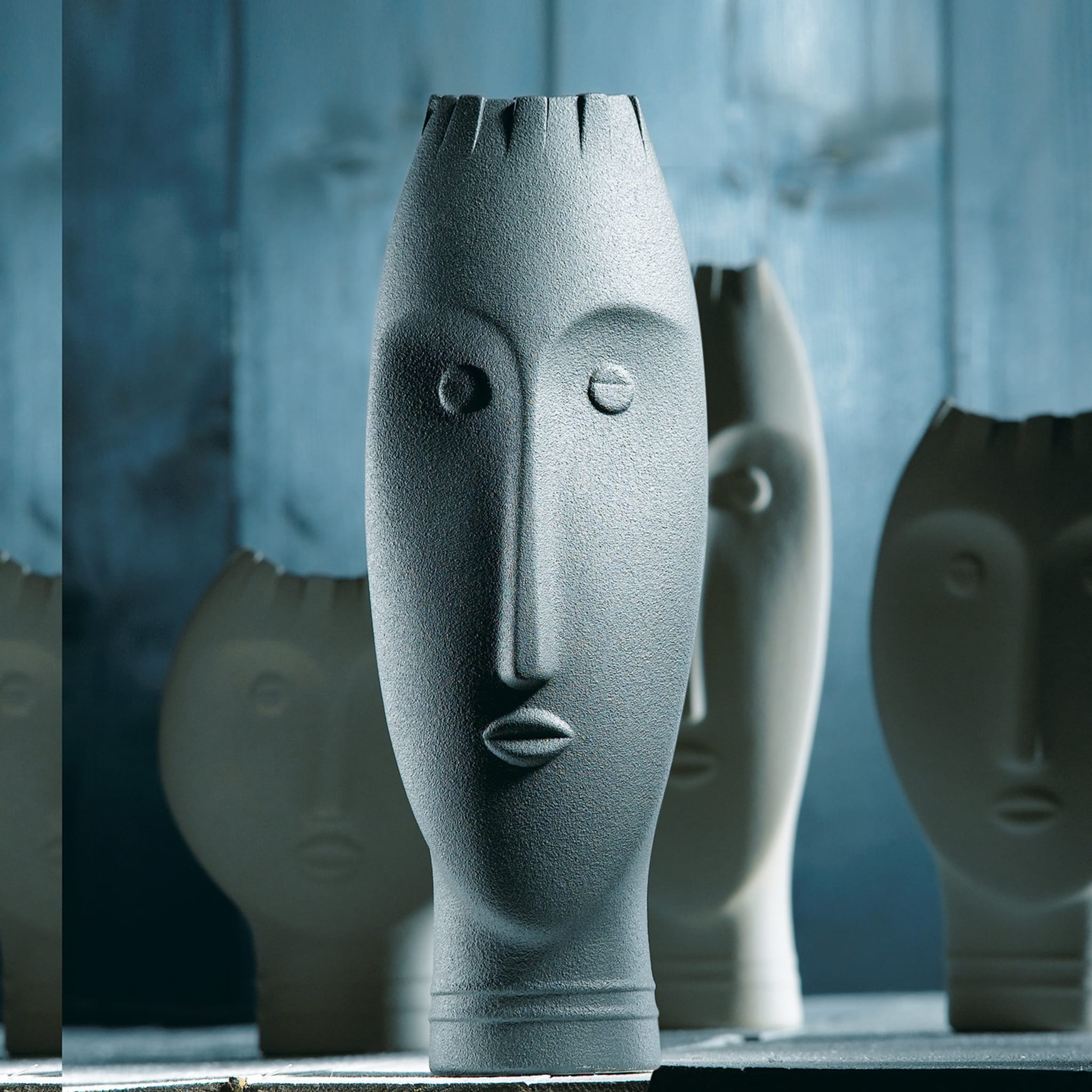 Face Vase by Giuseppe Bucco - Alternative view 1