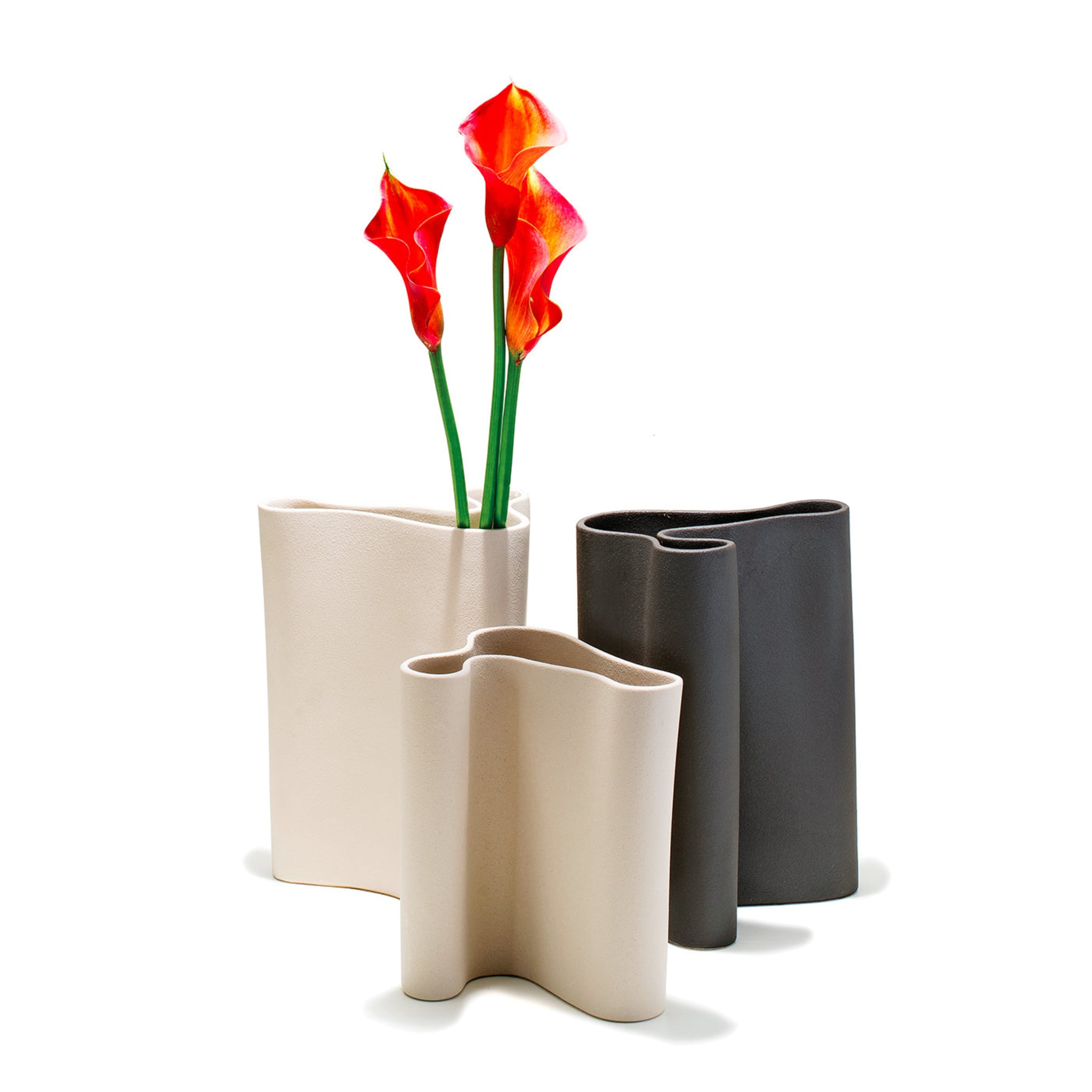 Curved Beige Vase by Flavio Cavalli - Alternative view 2