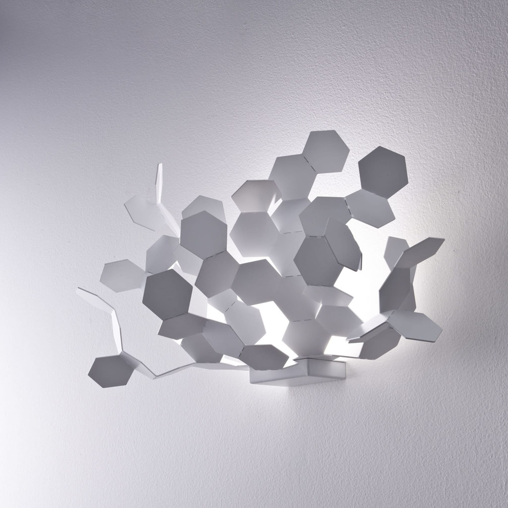 Andromeda White Wall Lamp by Paolo Ulian - Alternative view 1