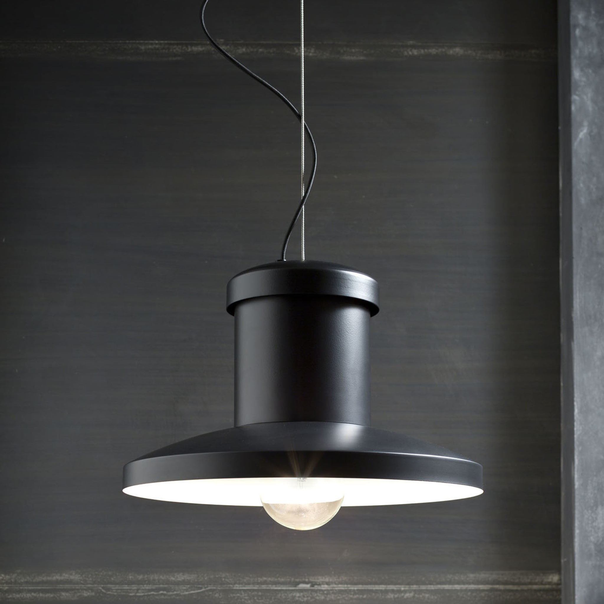 Lampe pendante Chapeau par Enrico Azzimonti - Vue alternative 2
