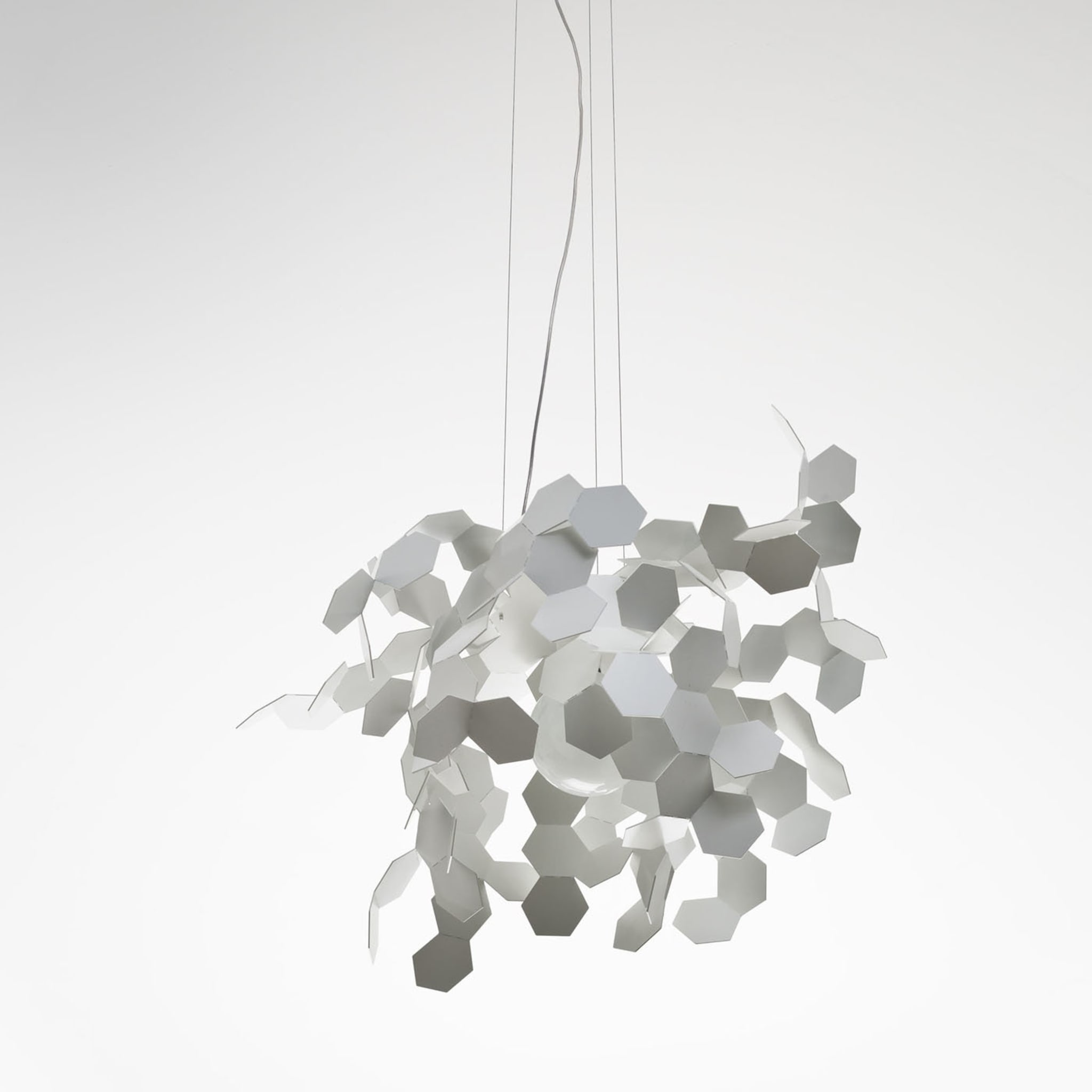 Andromeda White Suspension Lamp by Paolo Ulian - Alternative view 1