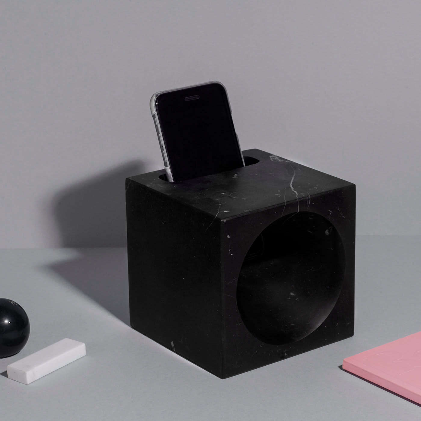 Miki Smartphone Black Sound Amplifier - StoneLab Design