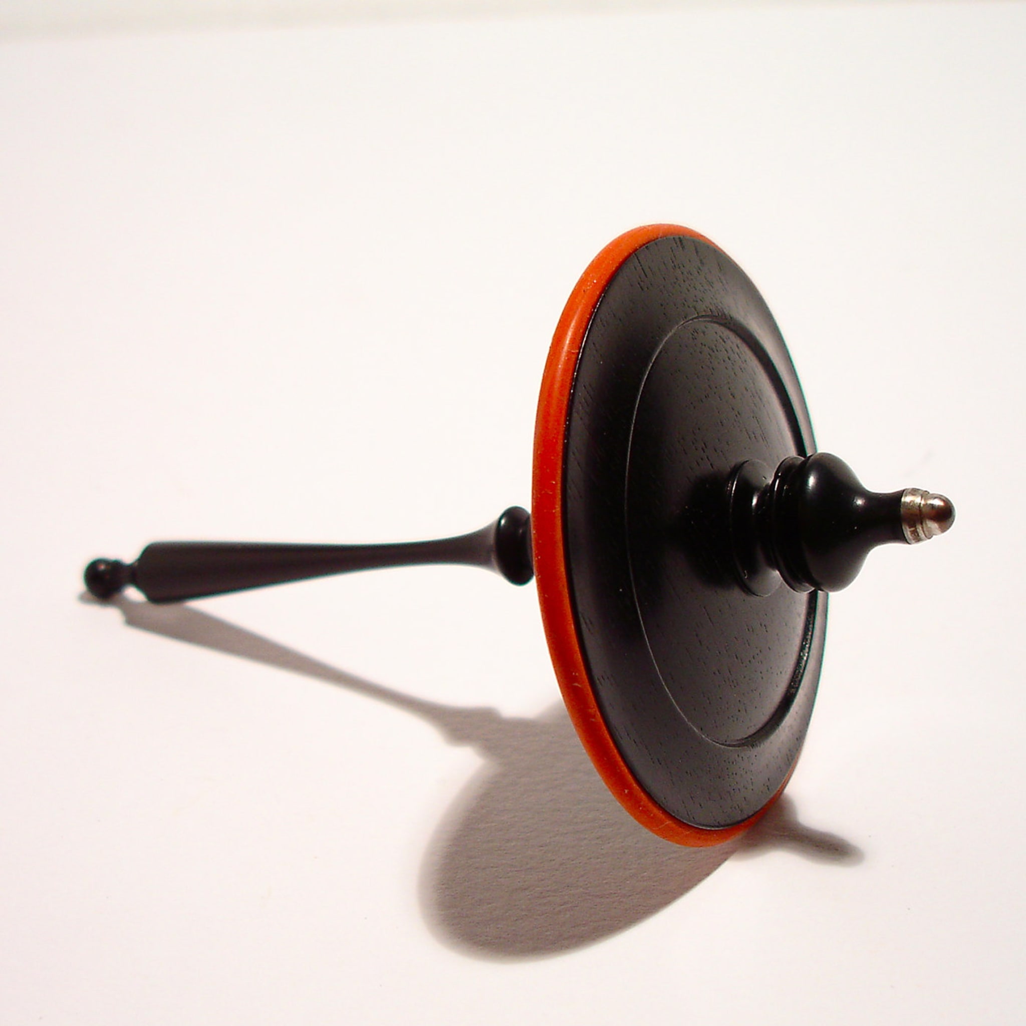 Spinning Top in Ebony with Maple and Erable Inlays - Alternative view 3