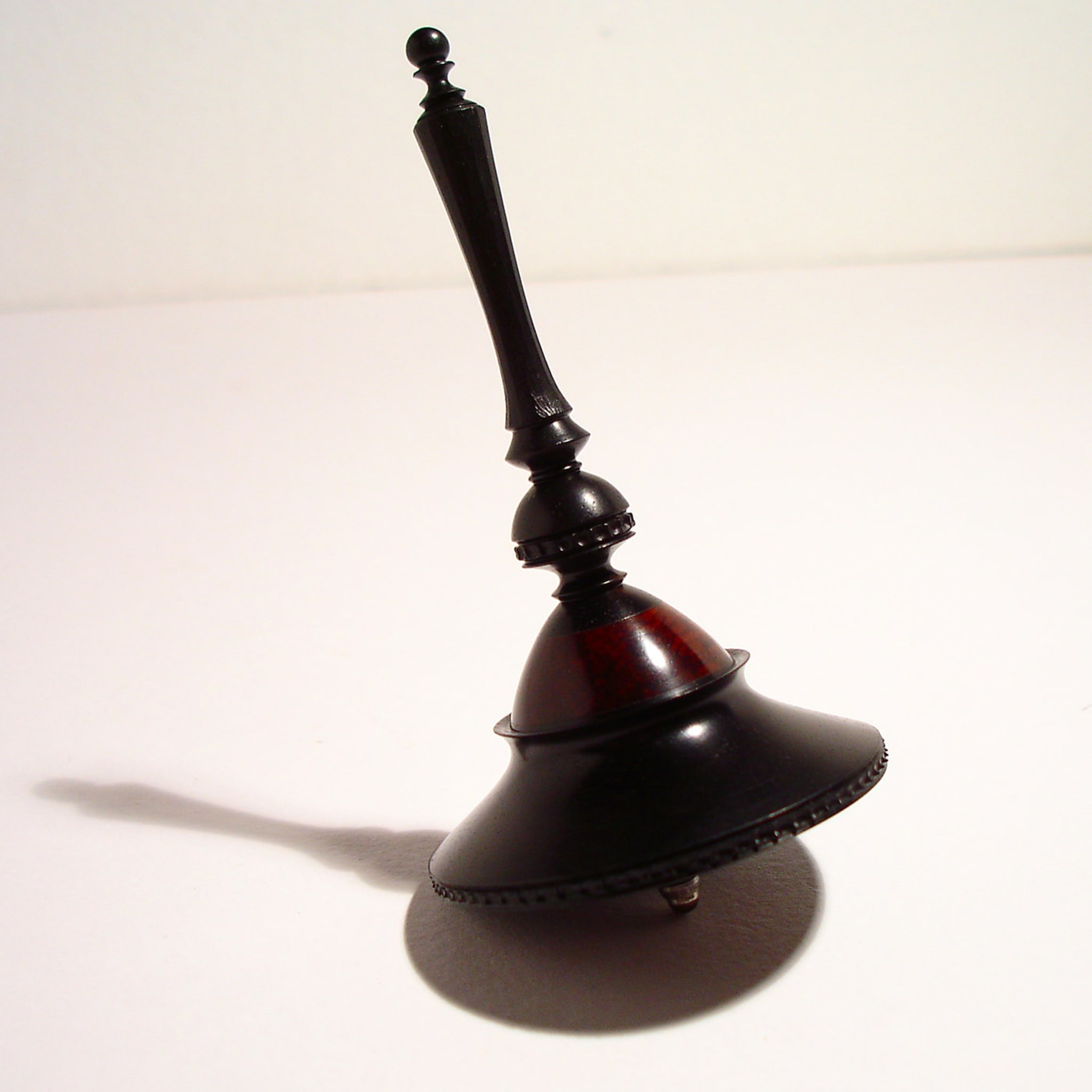 DarkStyle Spinning Top in Ebony and Snakewood - Alternative view 1