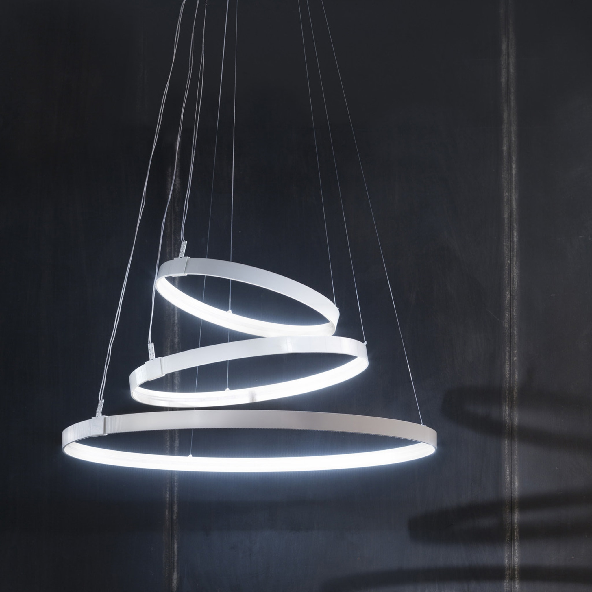 Rings Orizzontale White Pendant Lamp by Valerio Cometti - V12 Design - Alternative view 2