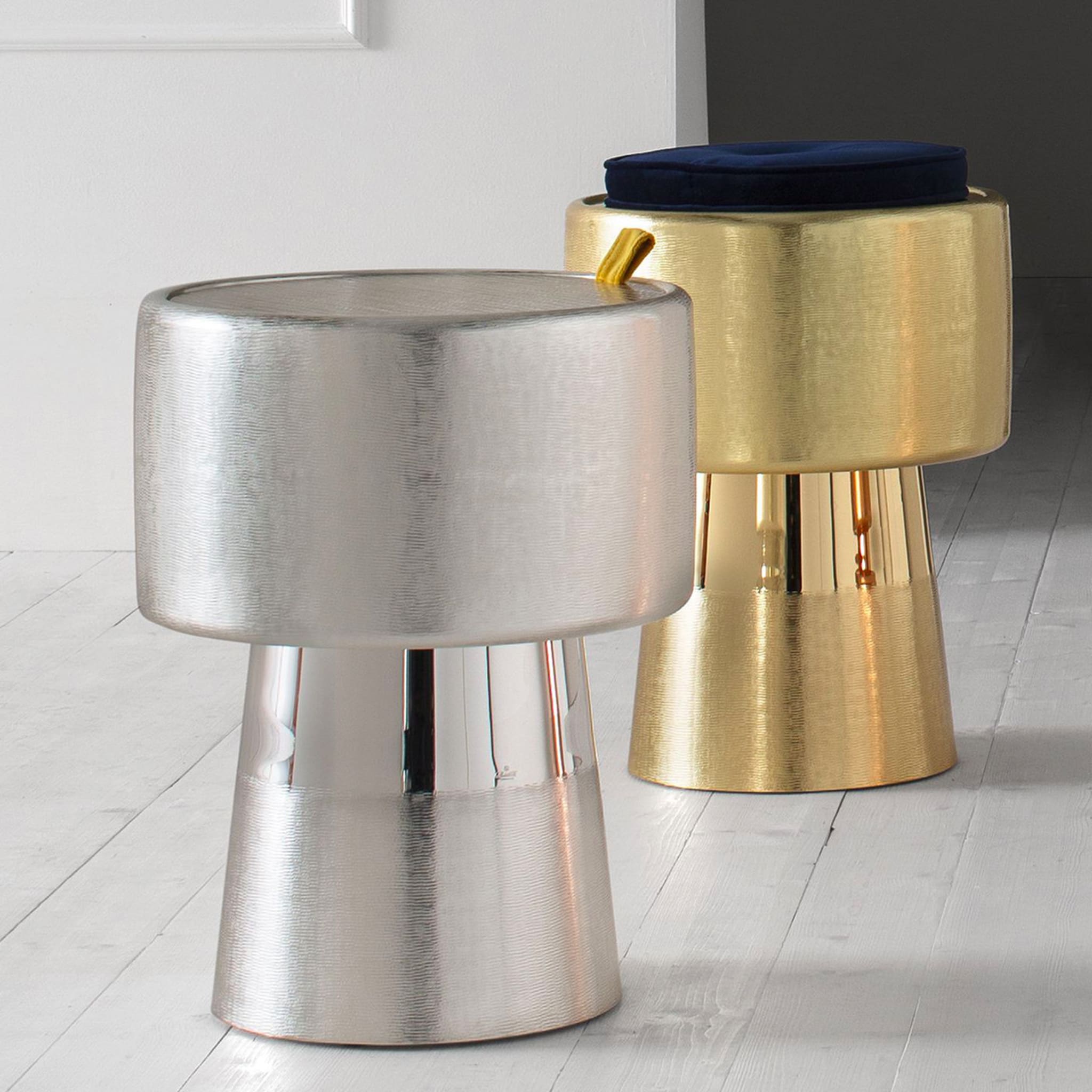 Tappo Silver Stool by NOOII - Alternative view 1