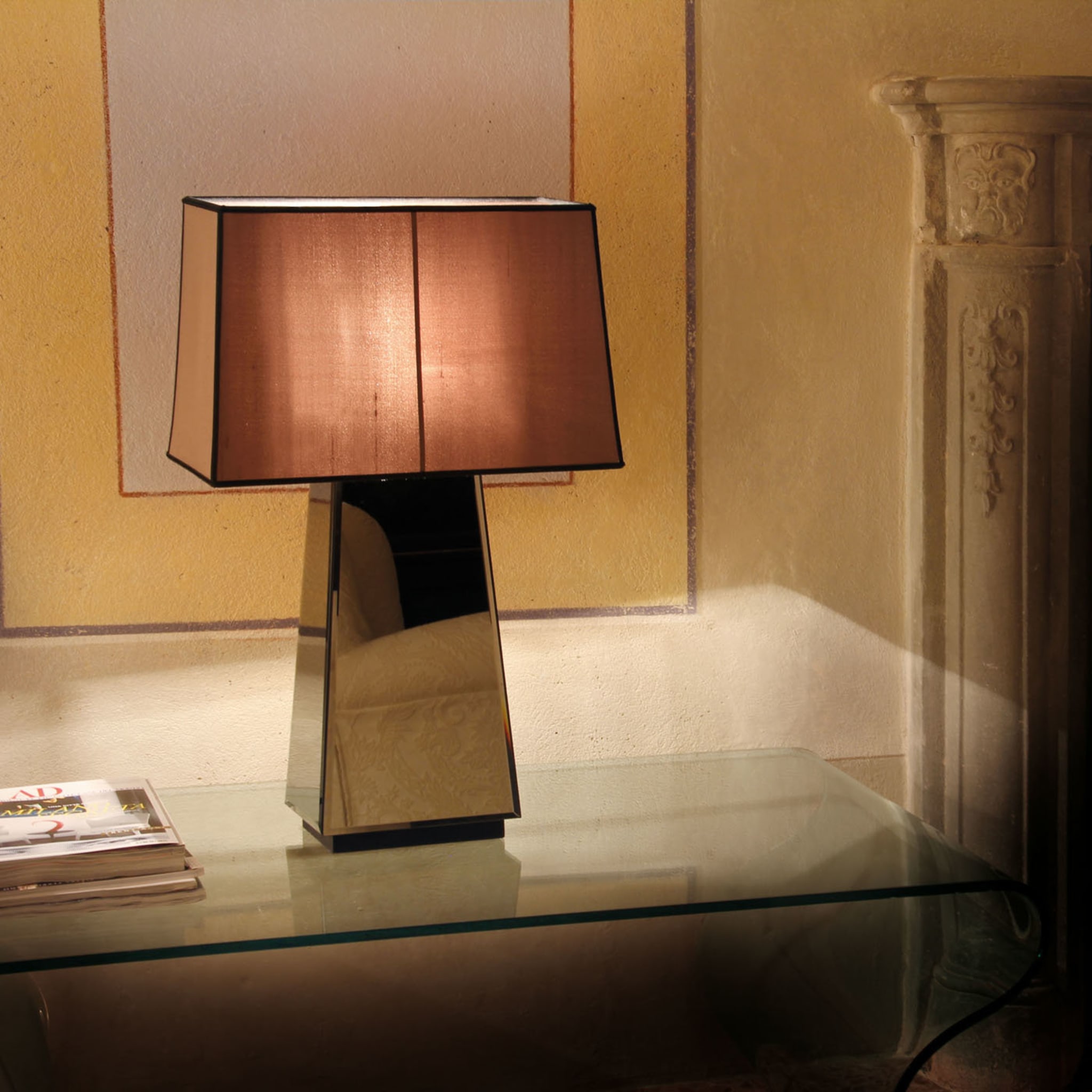 Narciso M Table Lamp - Alternative view 2