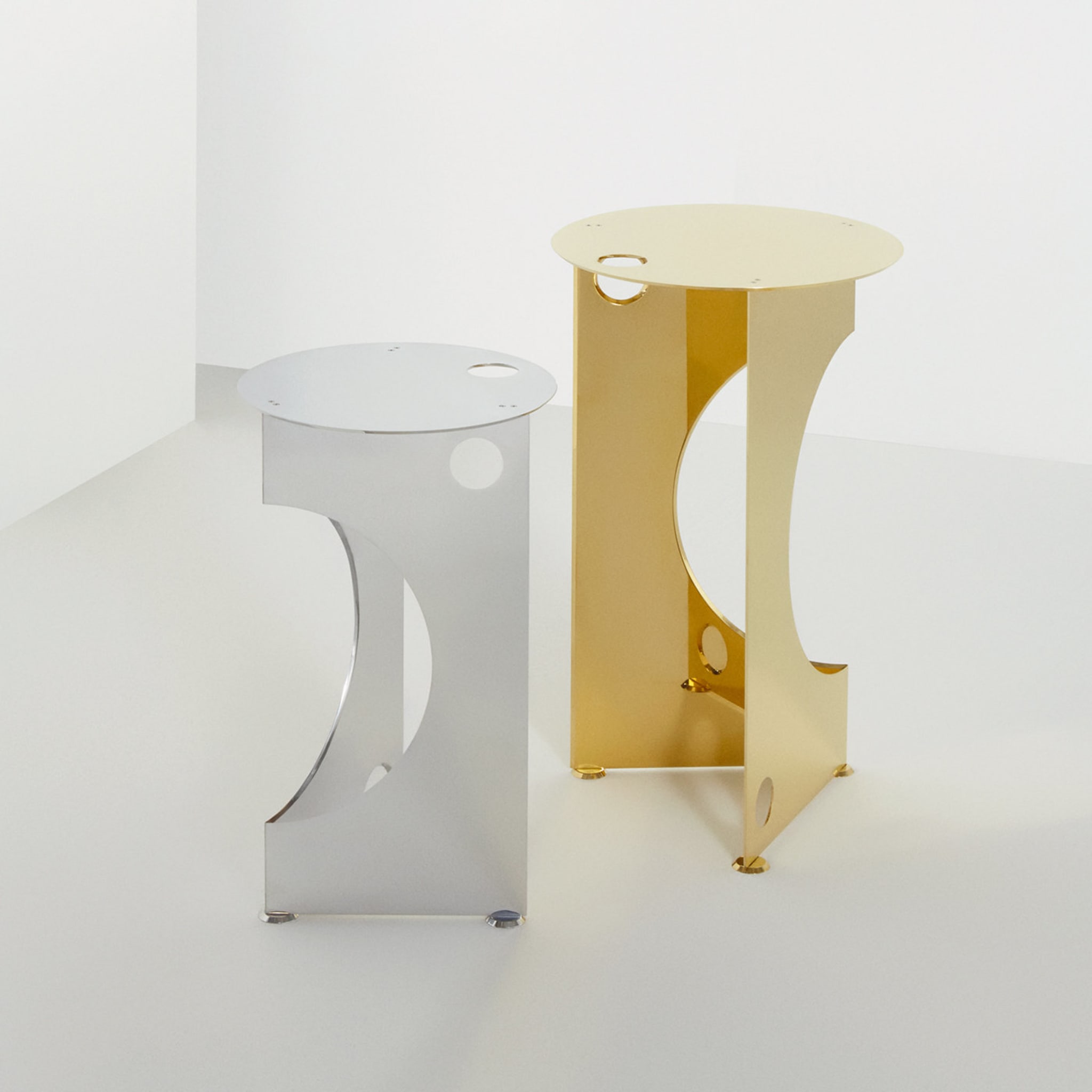One Side Table in Polished Aluminium - Alternative view 1