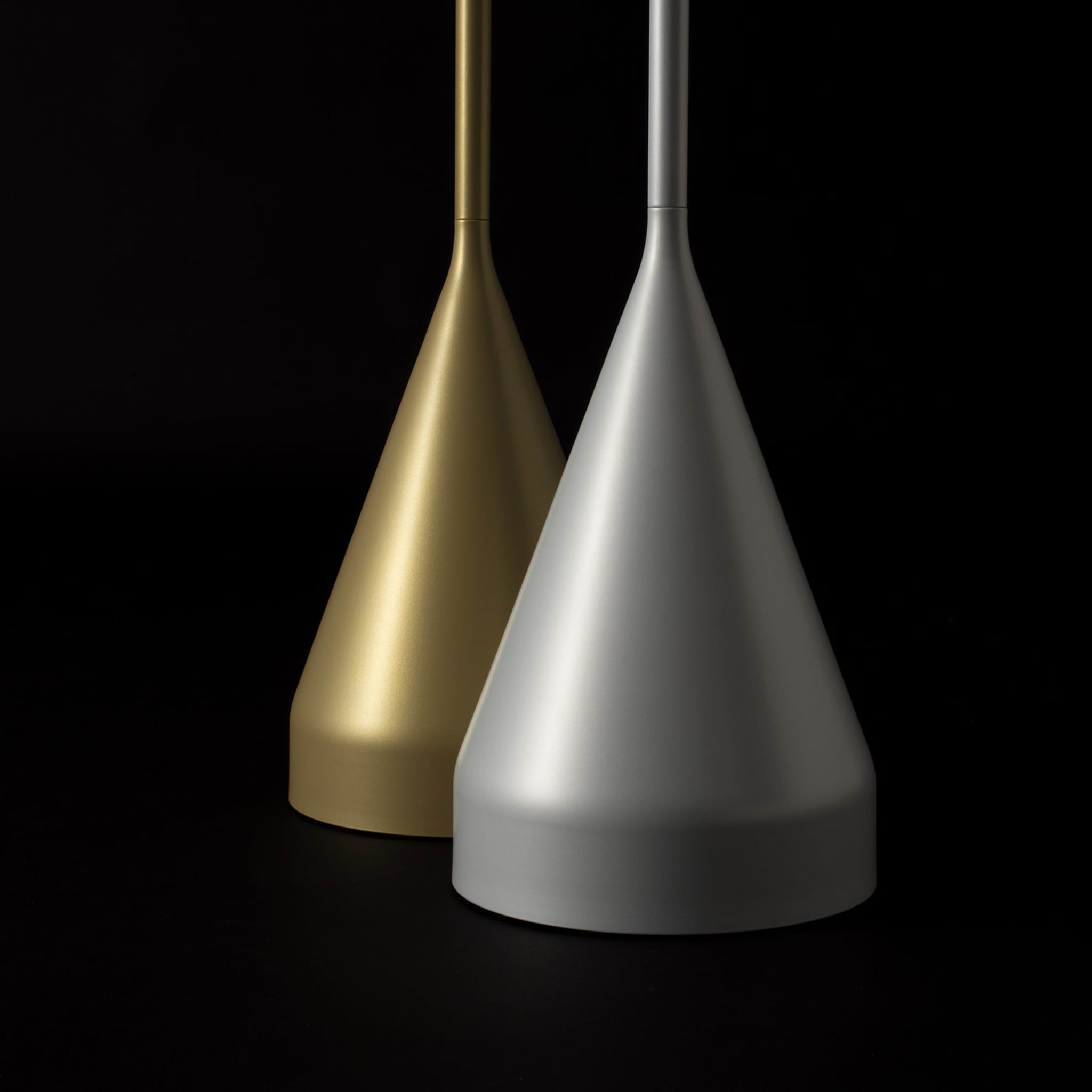 De-Lux A8 Floor Lamp by Gio Ponti - Alternative view 1