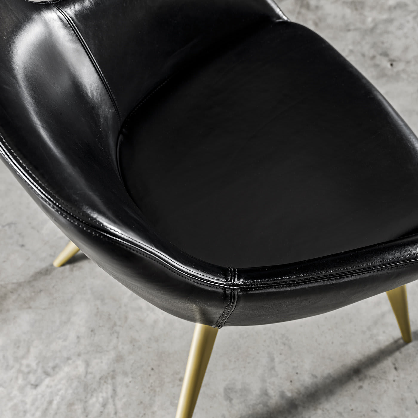 Elba Black Chair with Armrests - Meroni & Colzani