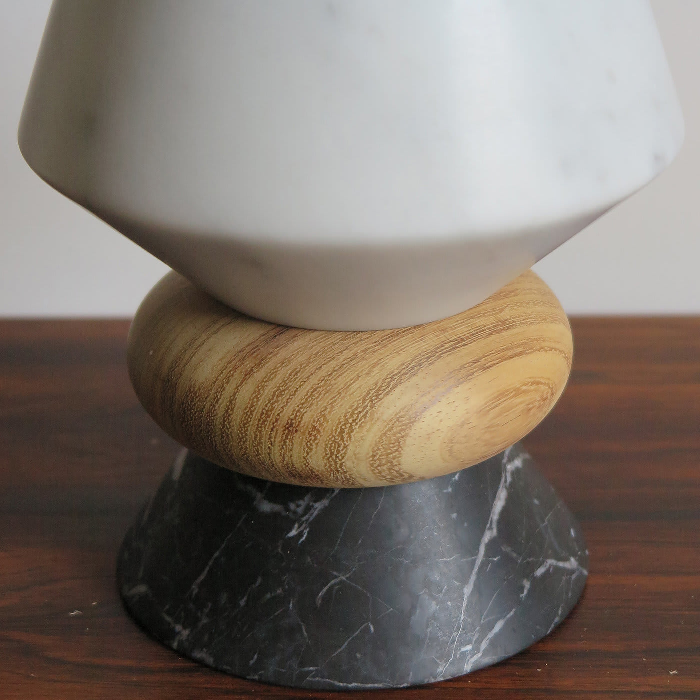 iTotem Marble and Wood #2 - Capperidicasa