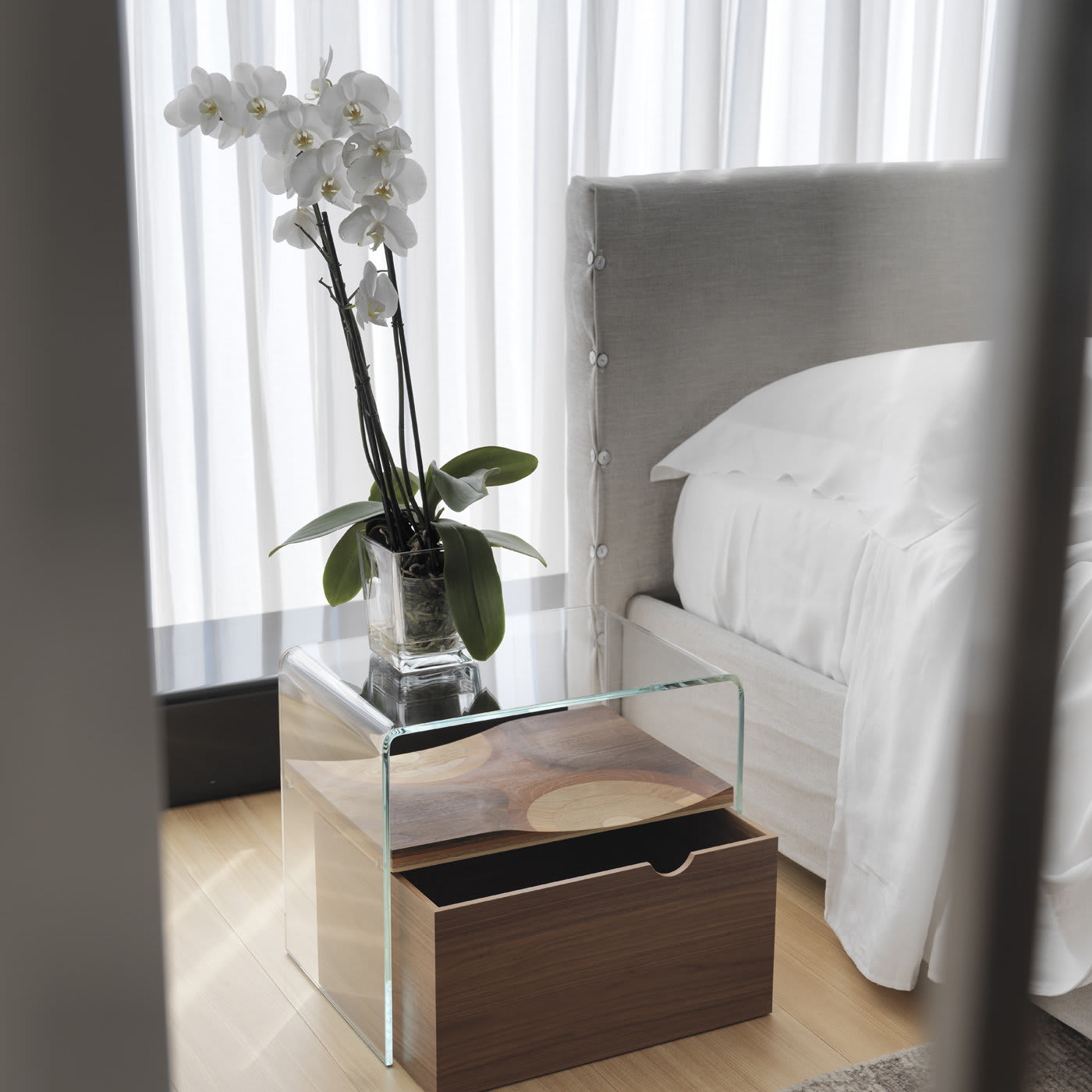 Bifronte Nightstand with Drawer by Toyo Ito - Horm