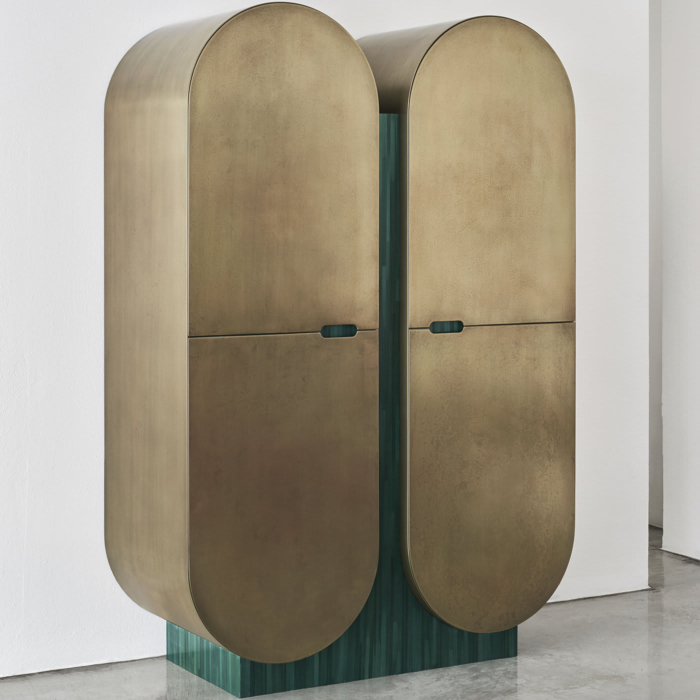 Capsule Cabinet by Luca Barengo A&B Living | Artemest