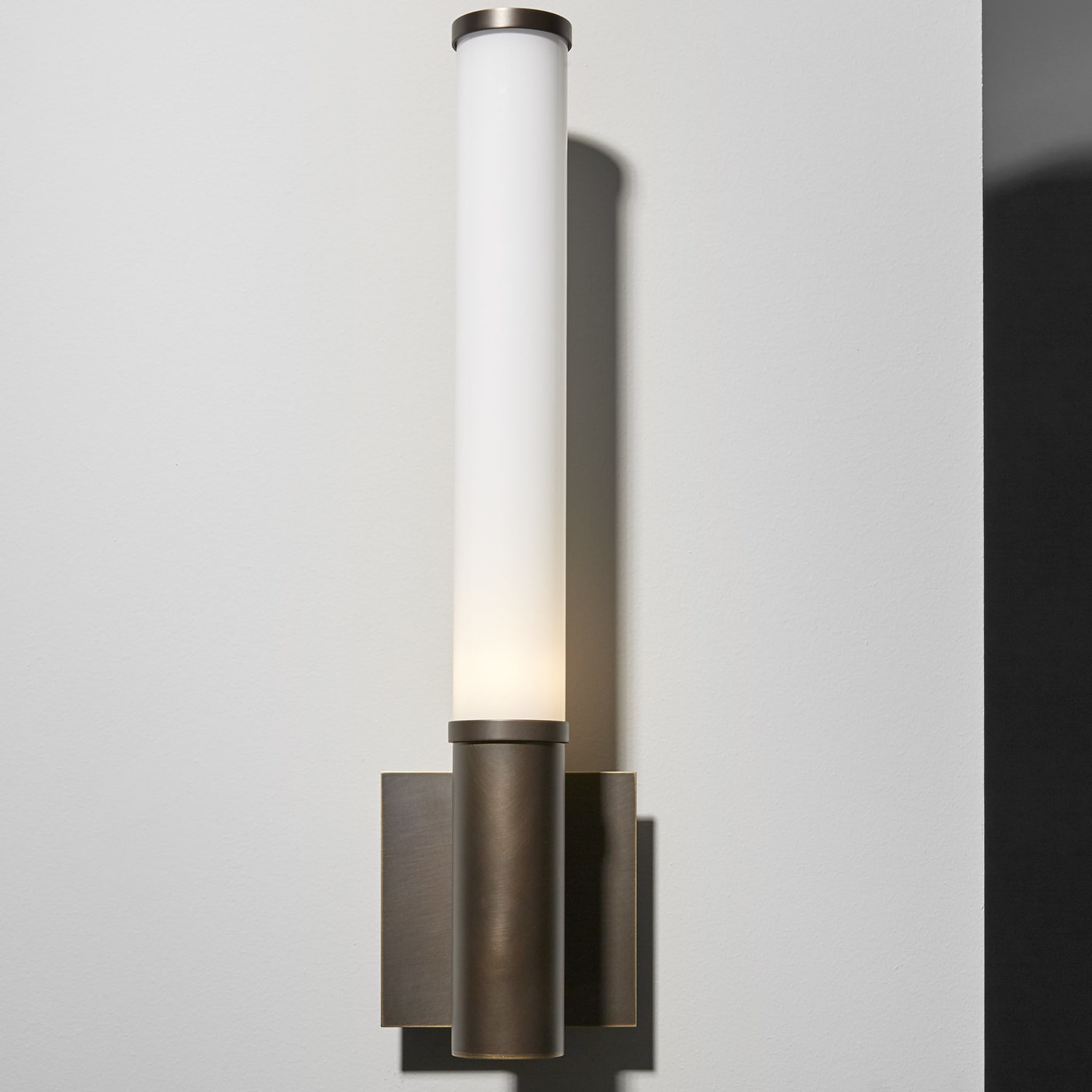Root One Wall Lamp - Alternative view 1