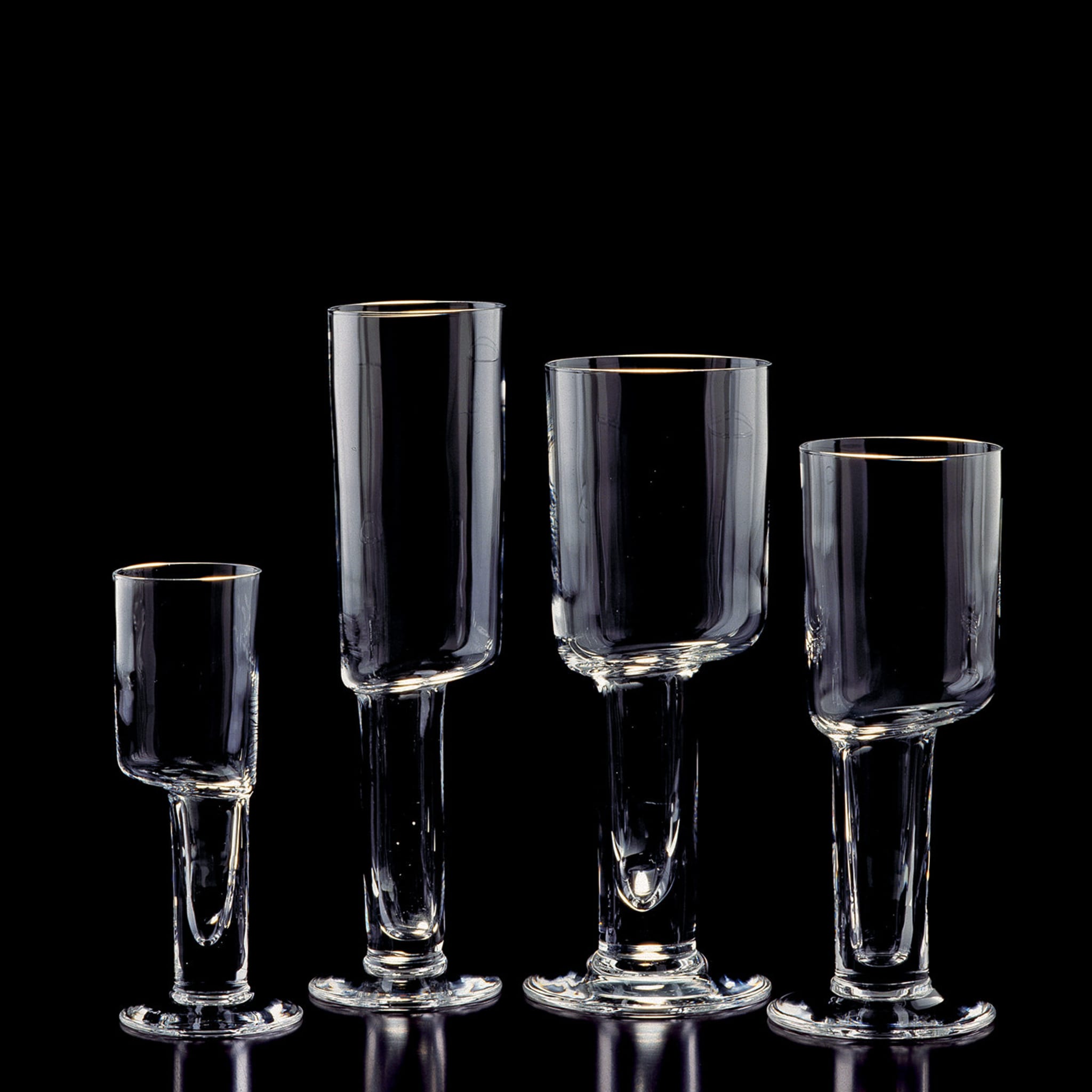 Asymmetric Liquor Glass - Alternative view 1